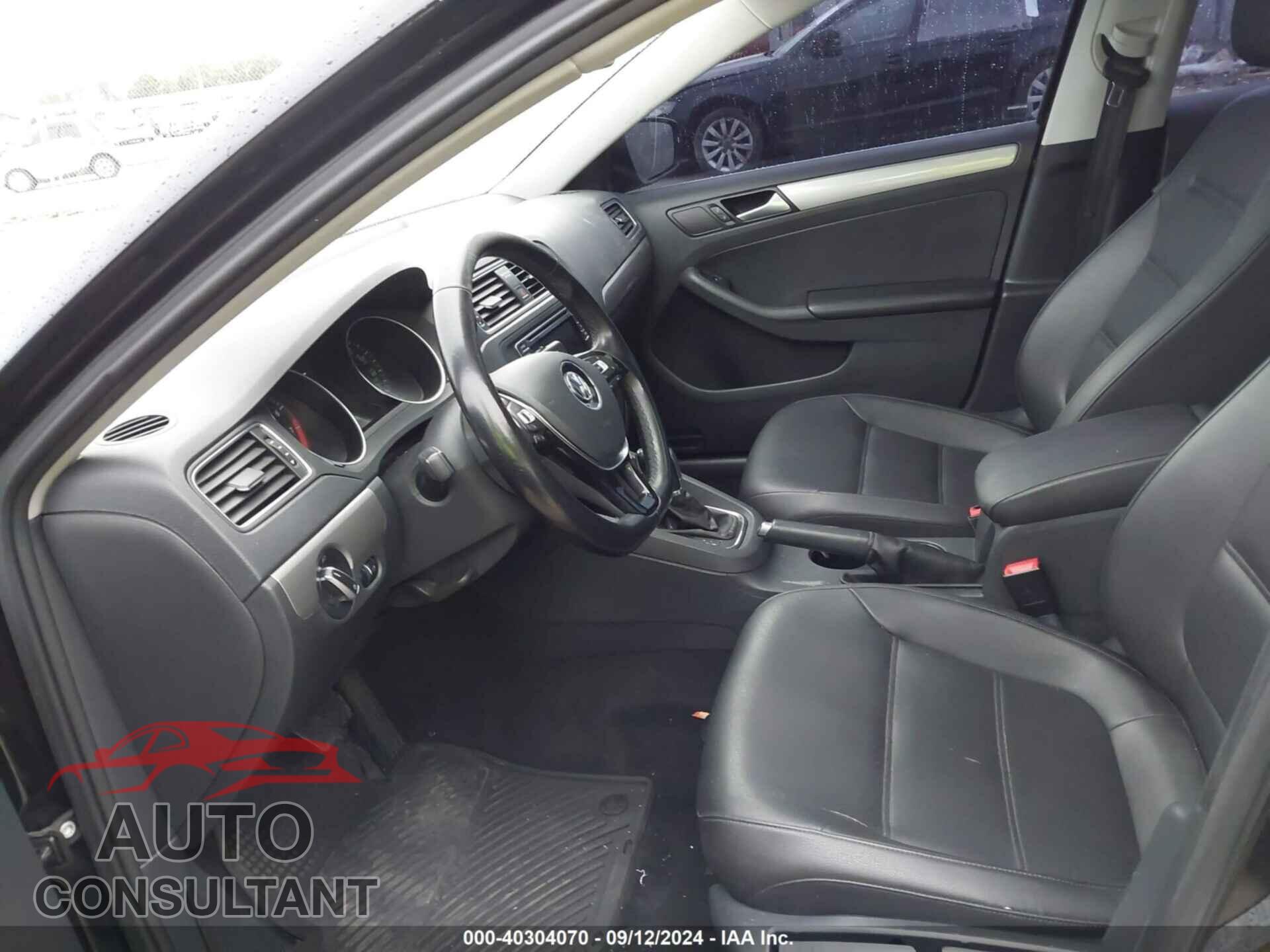 VOLKSWAGEN JETTA 2017 - 3VWDB7AJ2HM371291