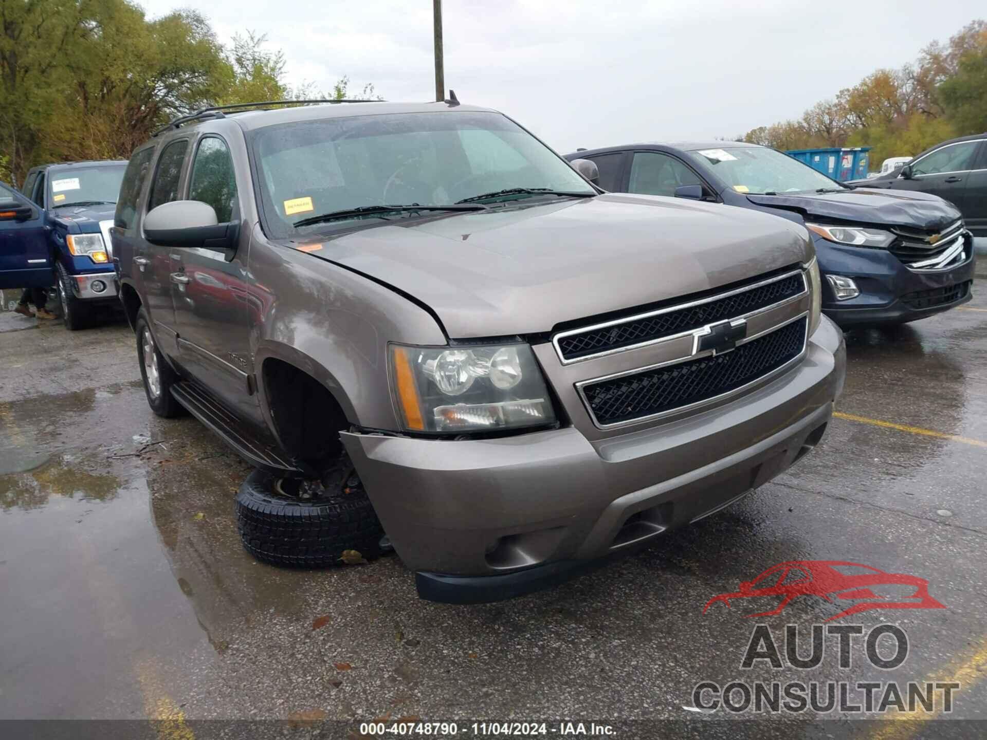 CHEVROLET TAHOE 2011 - 1GNSCAE01BR212975