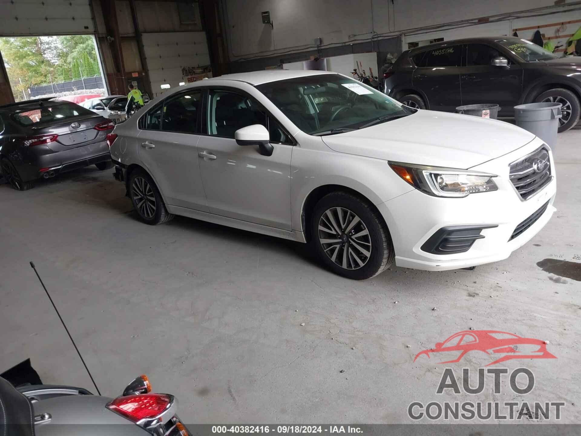 SUBARU LEGACY 2018 - 4S3BNAC6XJ3008915