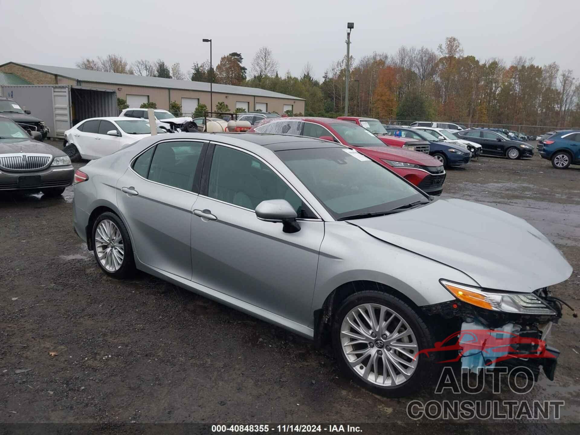 TOYOTA CAMRY 2018 - 4T1B11HK7JU516346