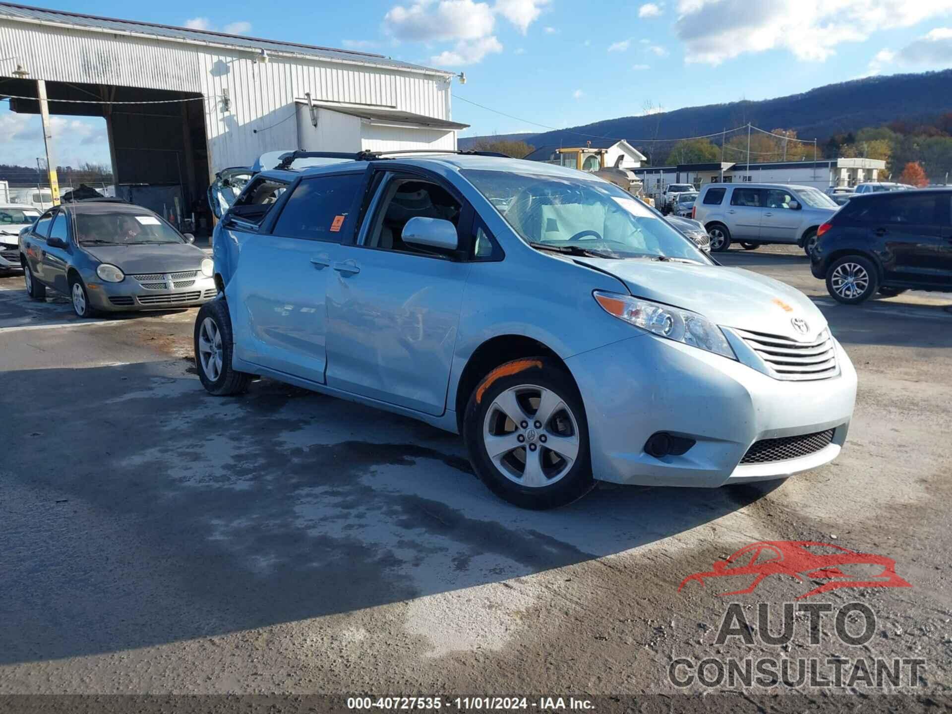 TOYOTA SIENNA 2017 - 5TDKZ3DC5HS834410