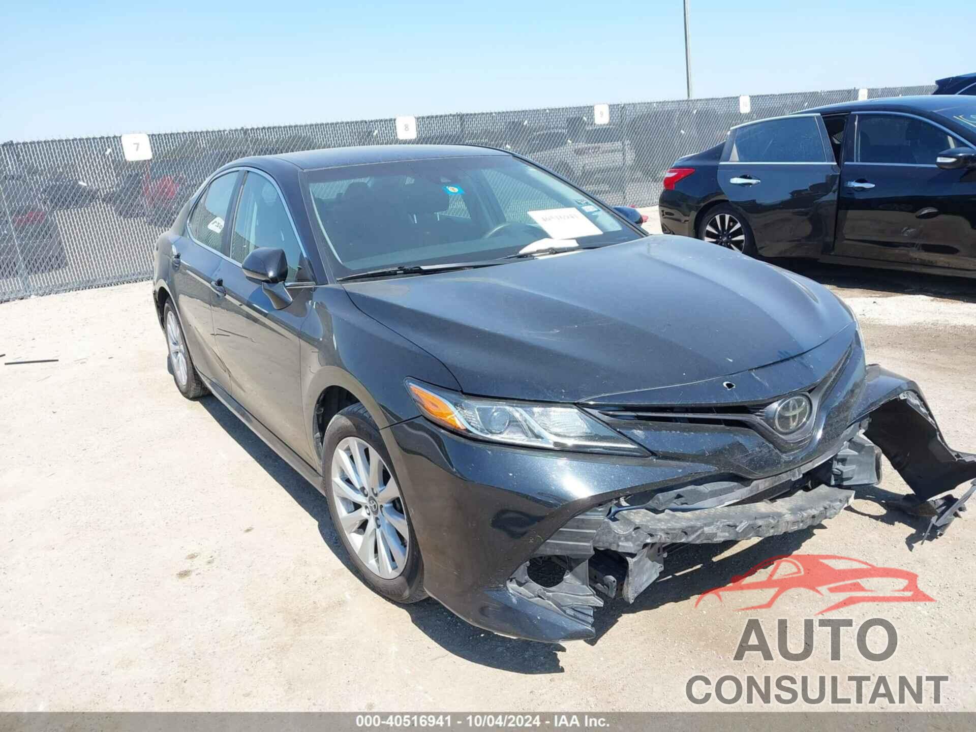 TOYOTA CAMRY 2018 - 4T1B11HK5JU055843