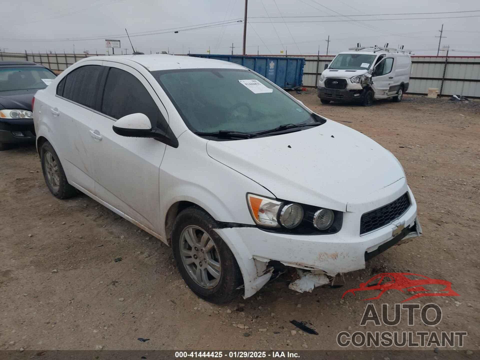 CHEVROLET SONIC 2015 - 1G1JC5SH8F4182147