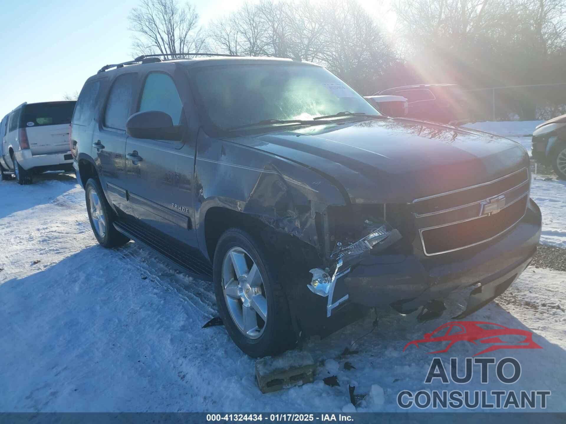 CHEVROLET TAHOE 2011 - 1GNSKBE08BR161970