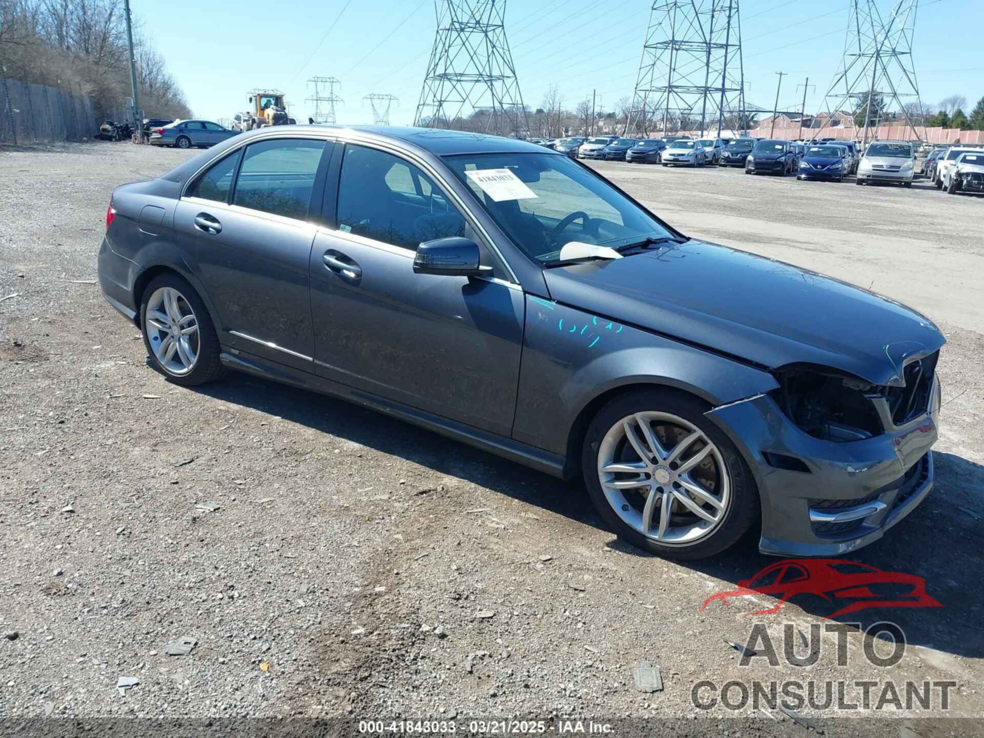 MERCEDES-BENZ C 300 2013 - WDDGF8AB8DR246197