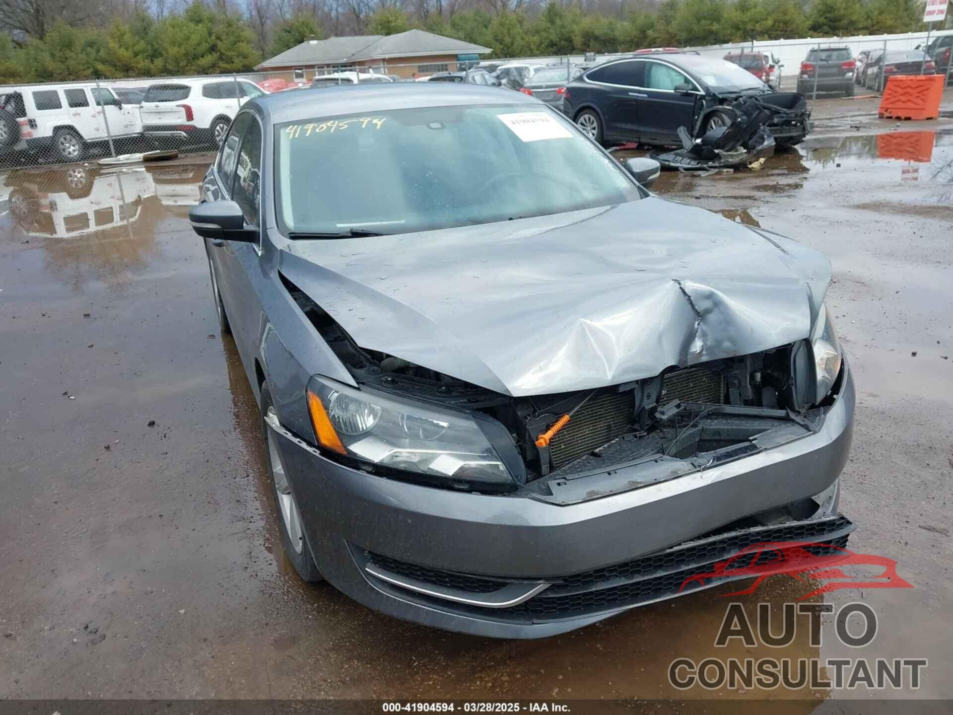 VOLKSWAGEN PASSAT 2013 - 1VWBH7A38DC002096