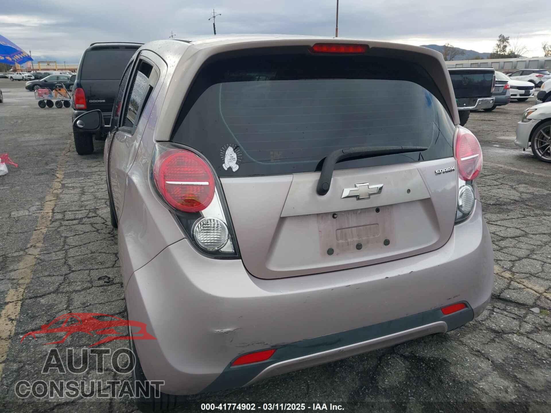 CHEVROLET SPARK 2013 - KL8CB6S95DC567646