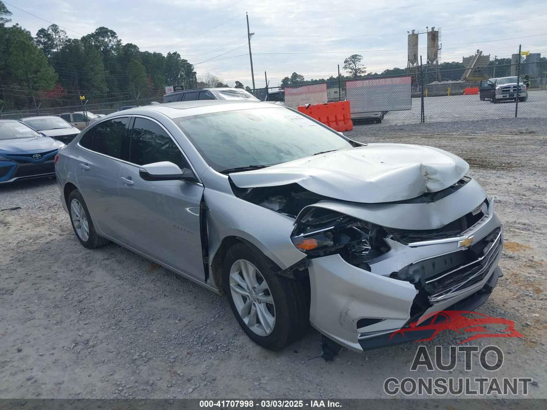 CHEVROLET MALIBU 2018 - 1G1ZD5ST8JF143933