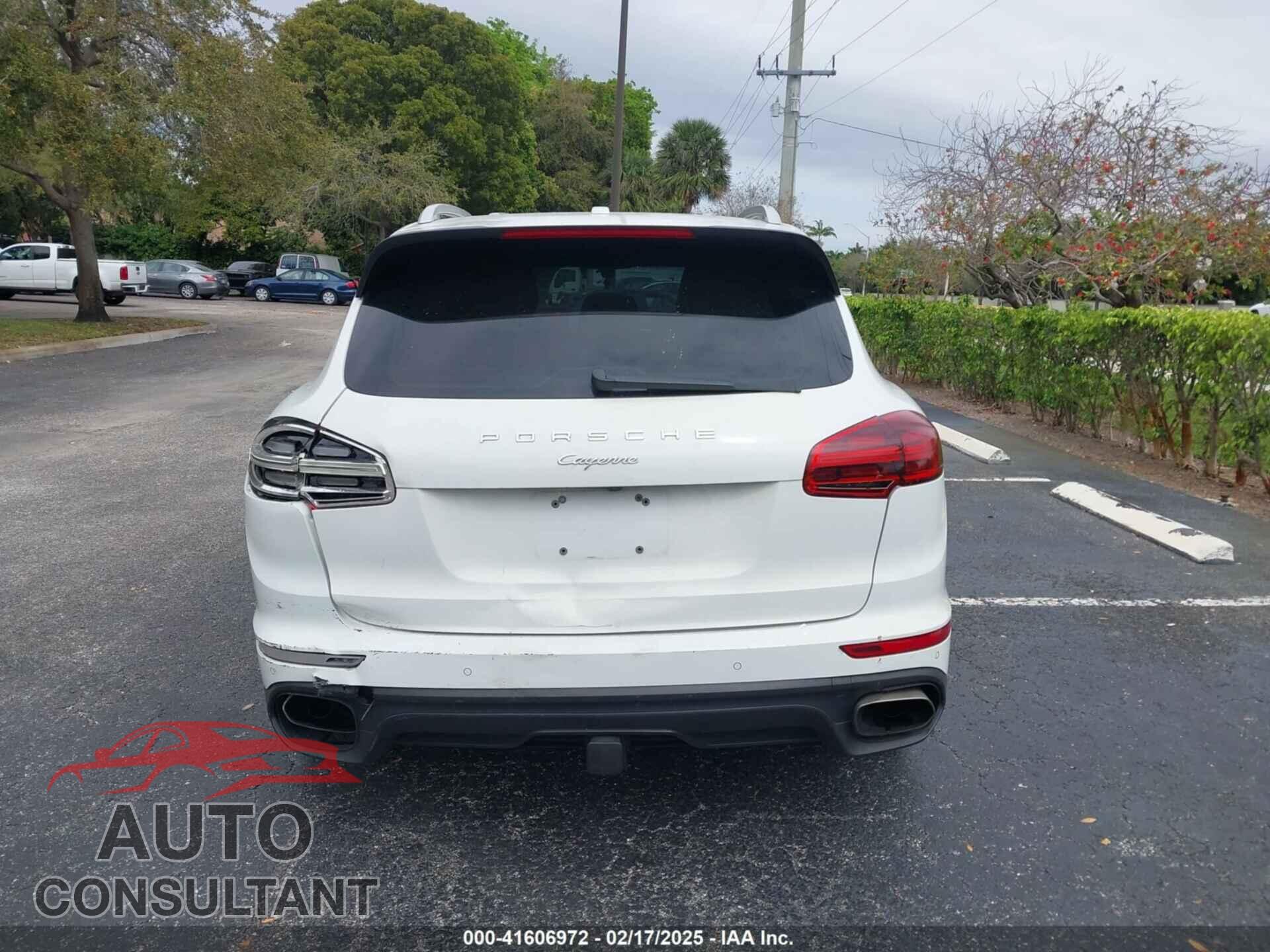 PORSCHE CAYENNE 2016 - WP1AA2A21GLA00402