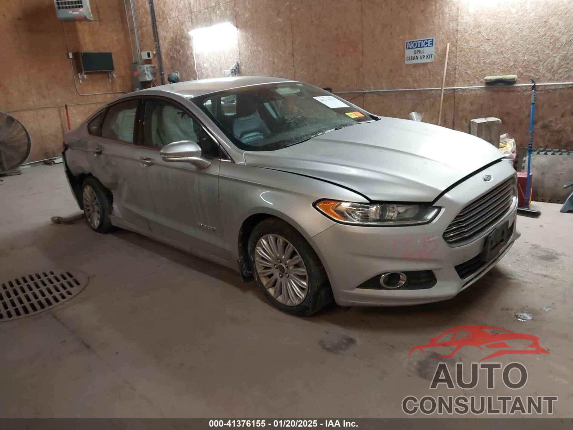 FORD FUSION HYBRID 2015 - 3FA6P0LU4FR151040