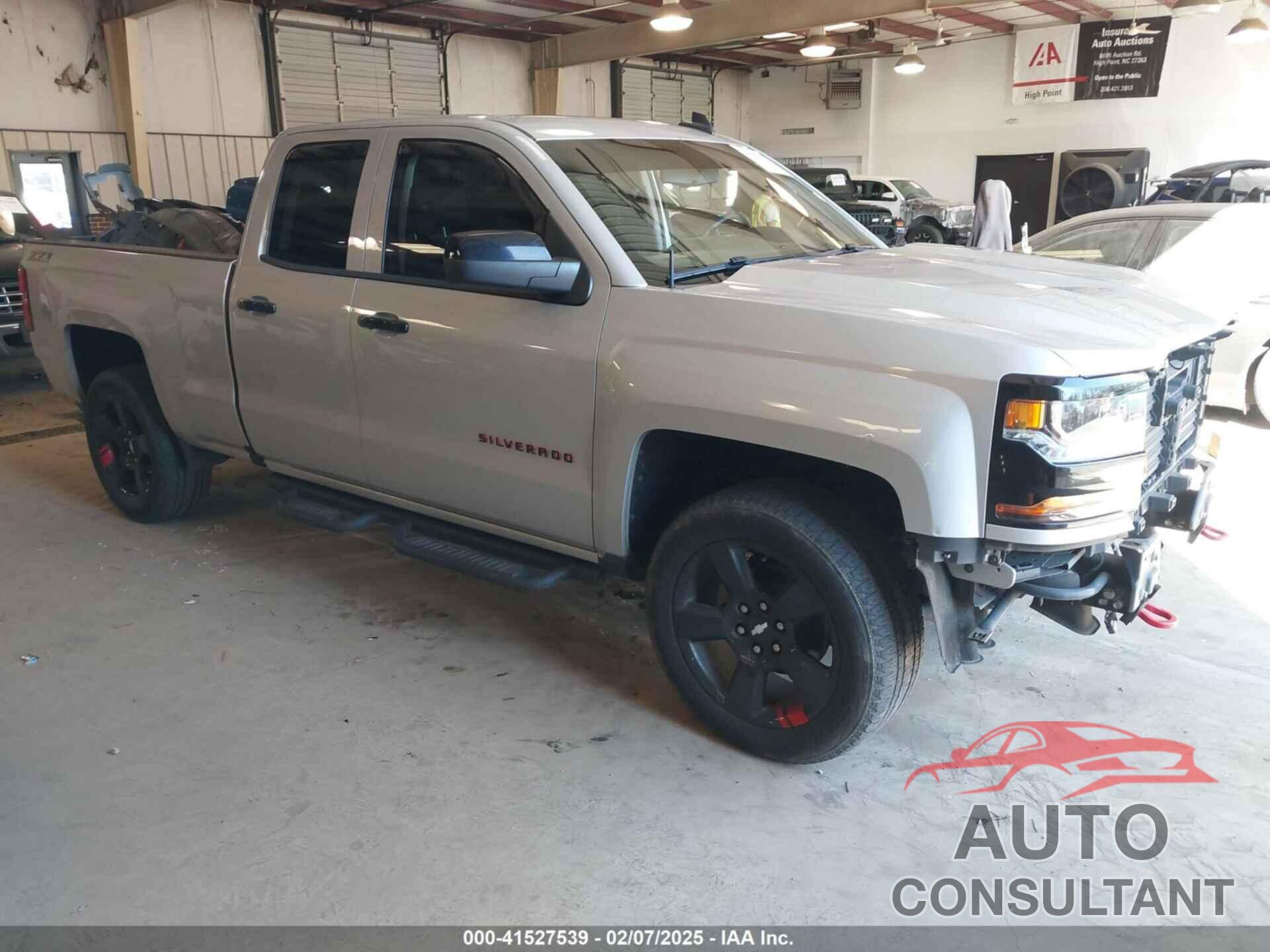 CHEVROLET SILVERADO 1500 2017 - 1GCVKREC5HZ252129