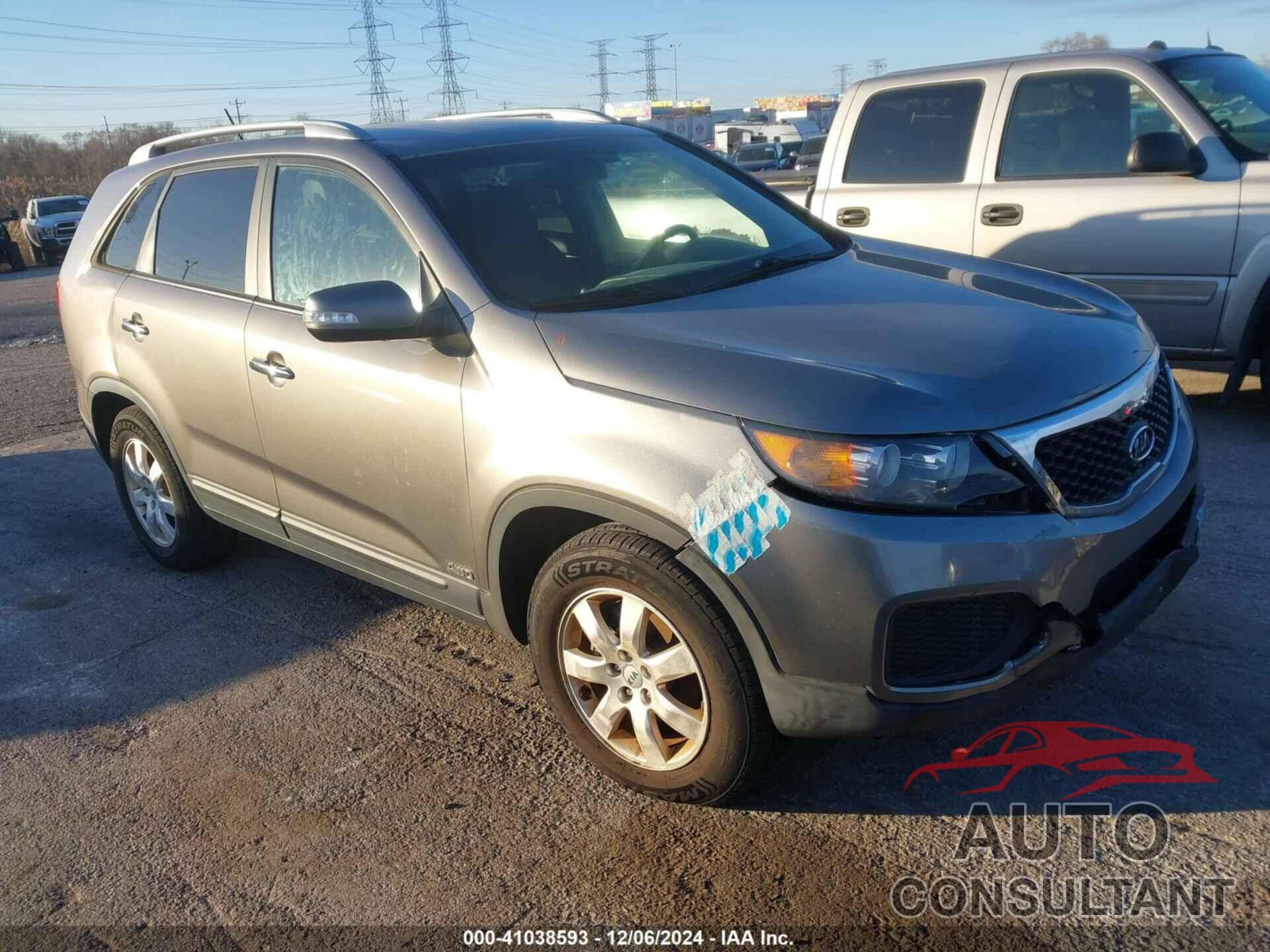 KIA SORENTO 2013 - 5XYKTDA27DG403920