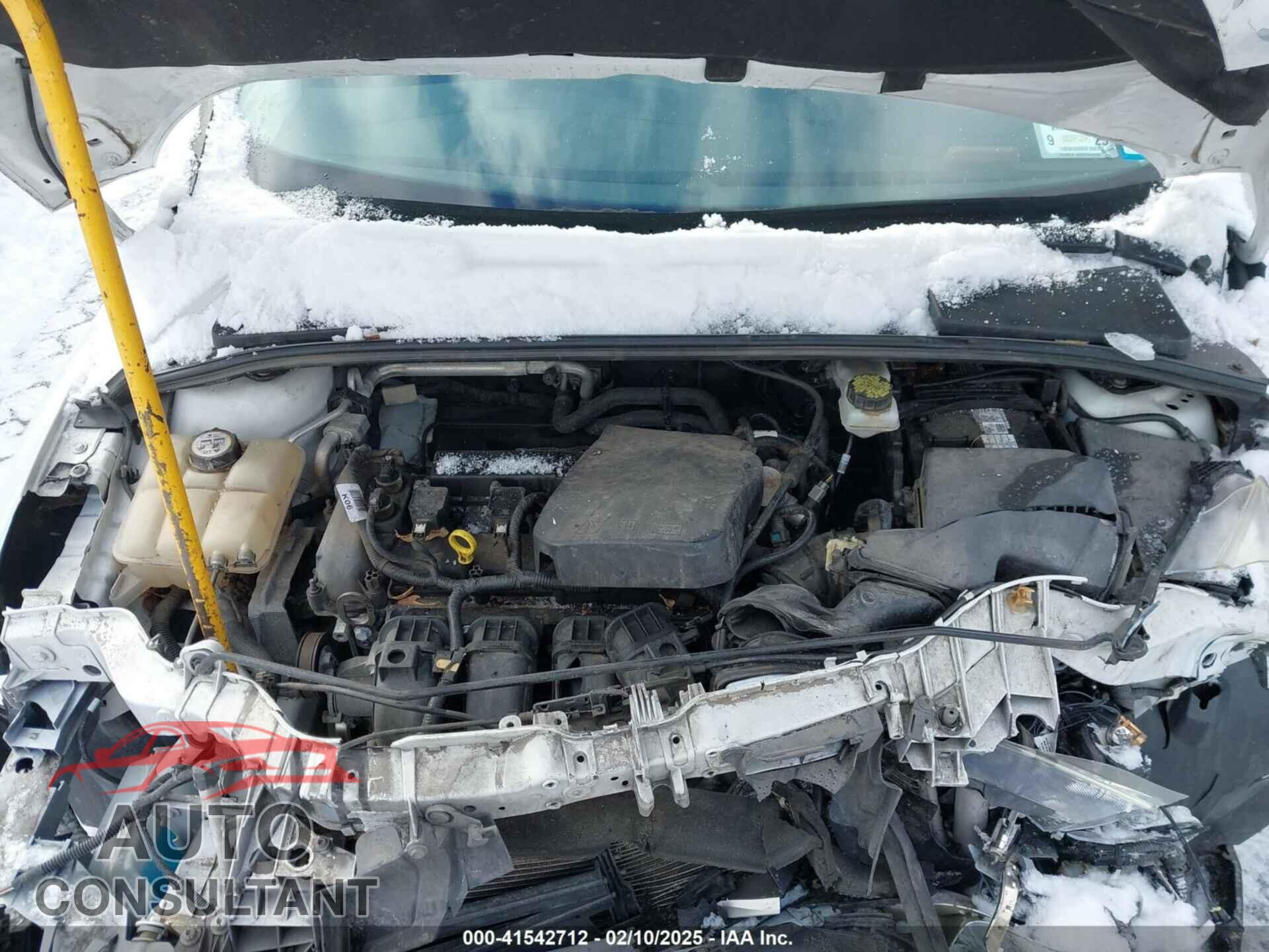 FORD FOCUS 2018 - 1FADP3F23JL207351