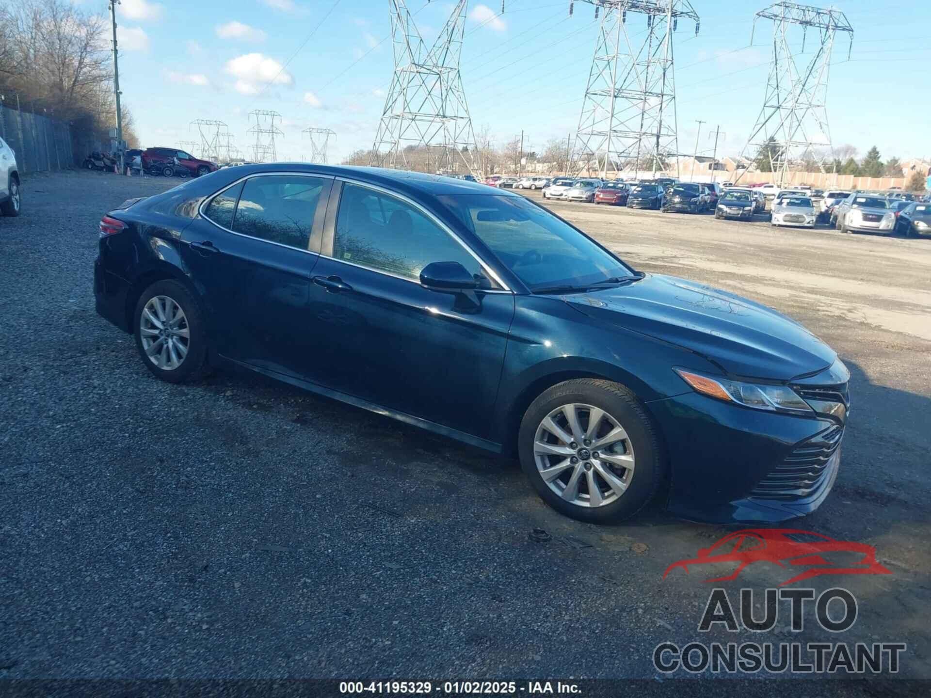 TOYOTA CAMRY 2018 - 4T1B11HK9JU509382