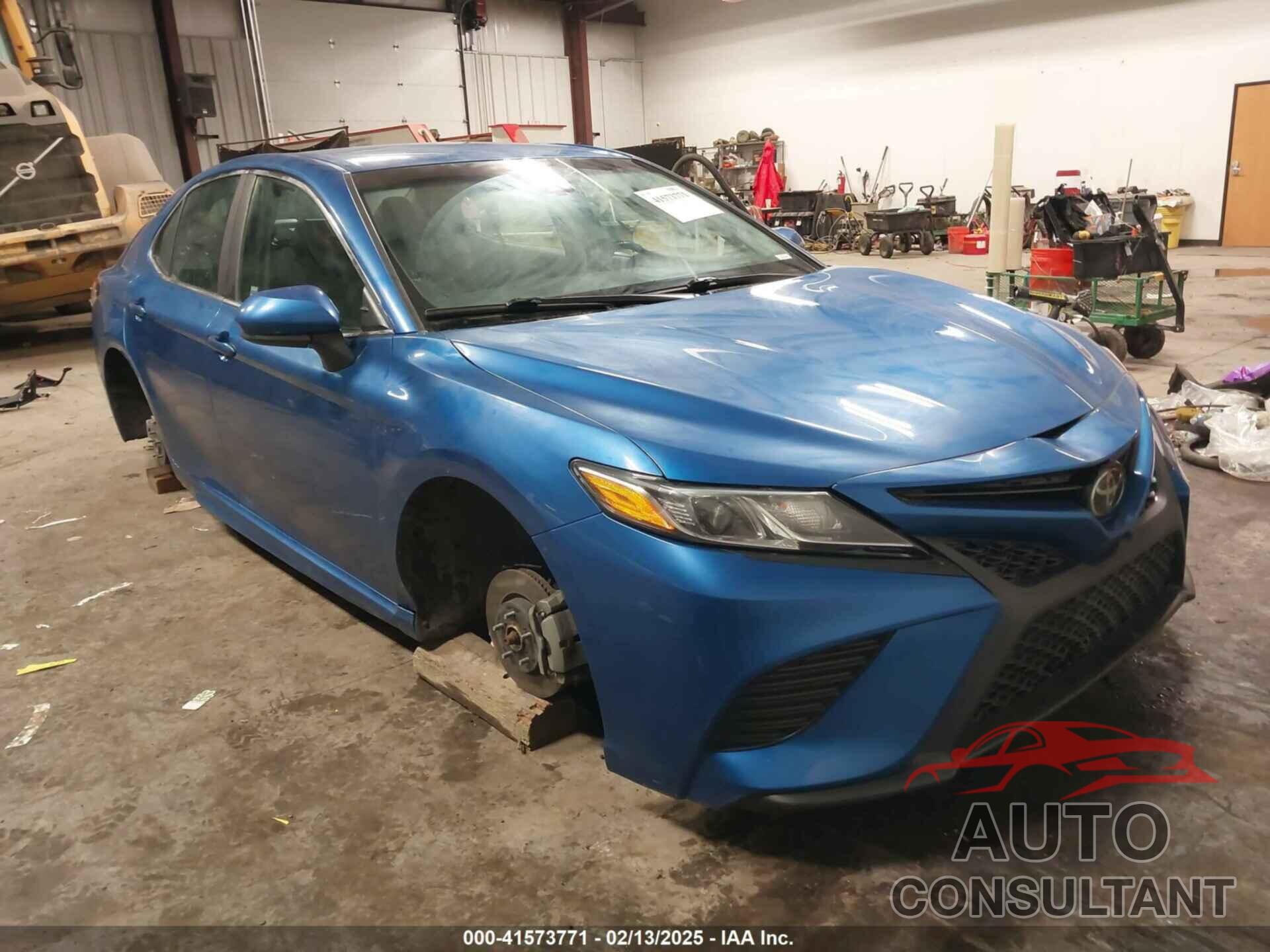 TOYOTA CAMRY 2018 - 4T1B11HK8JU132642