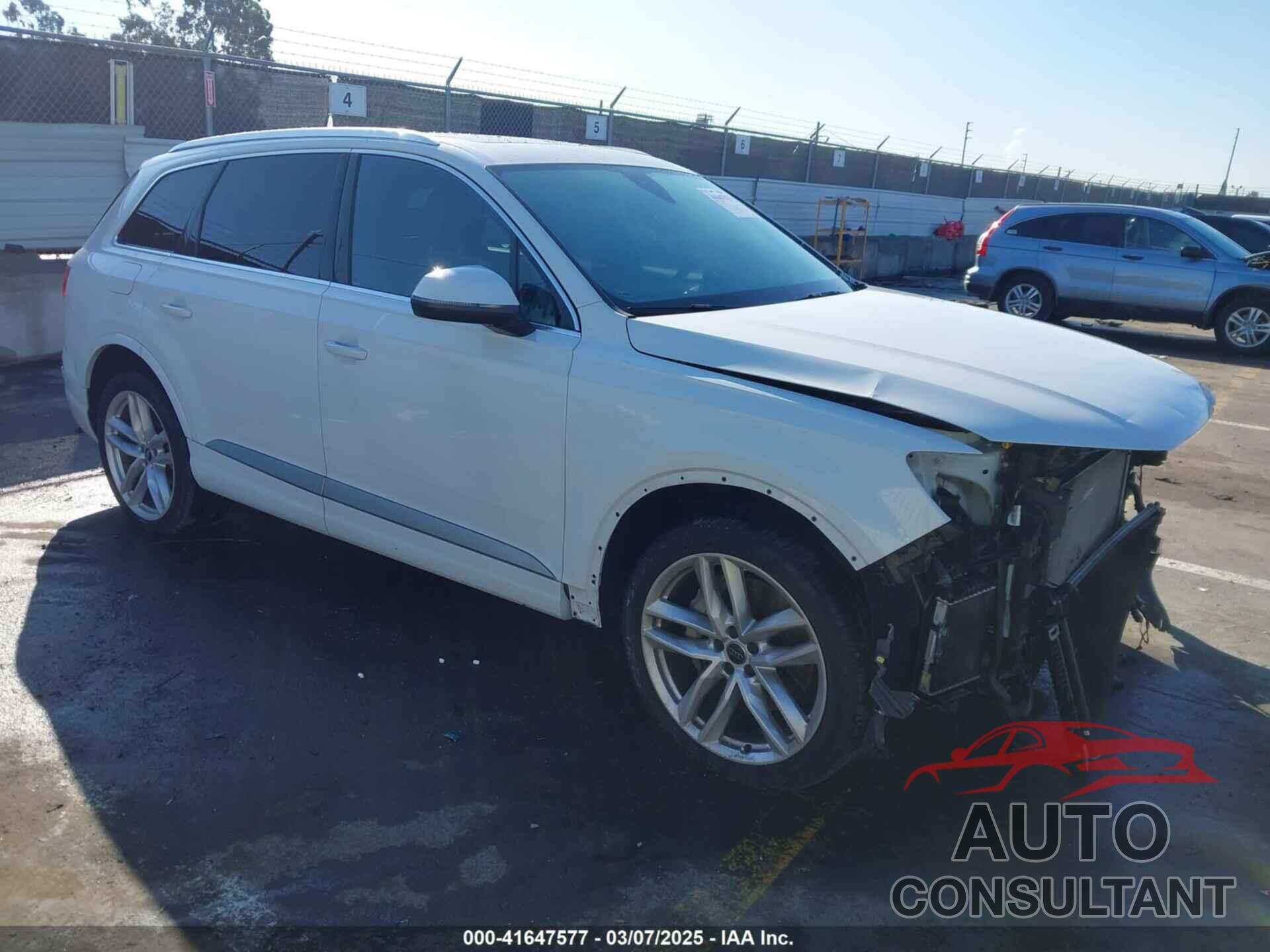 AUDI Q7 2018 - WA1VAAF74JD015327