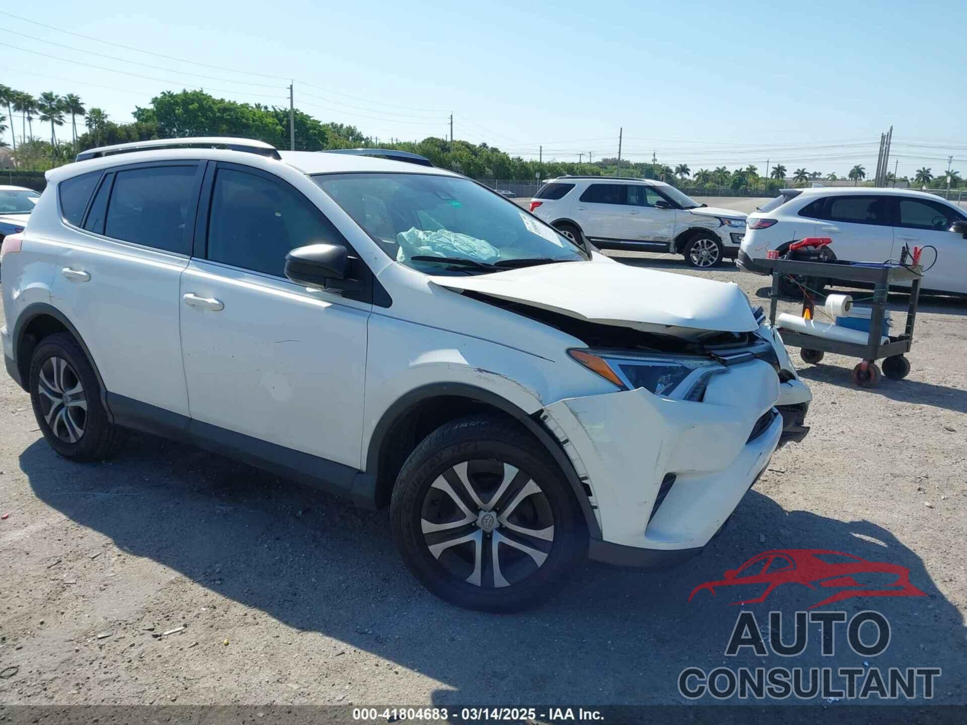 TOYOTA RAV4 2017 - JTMZFREV7HJ143483