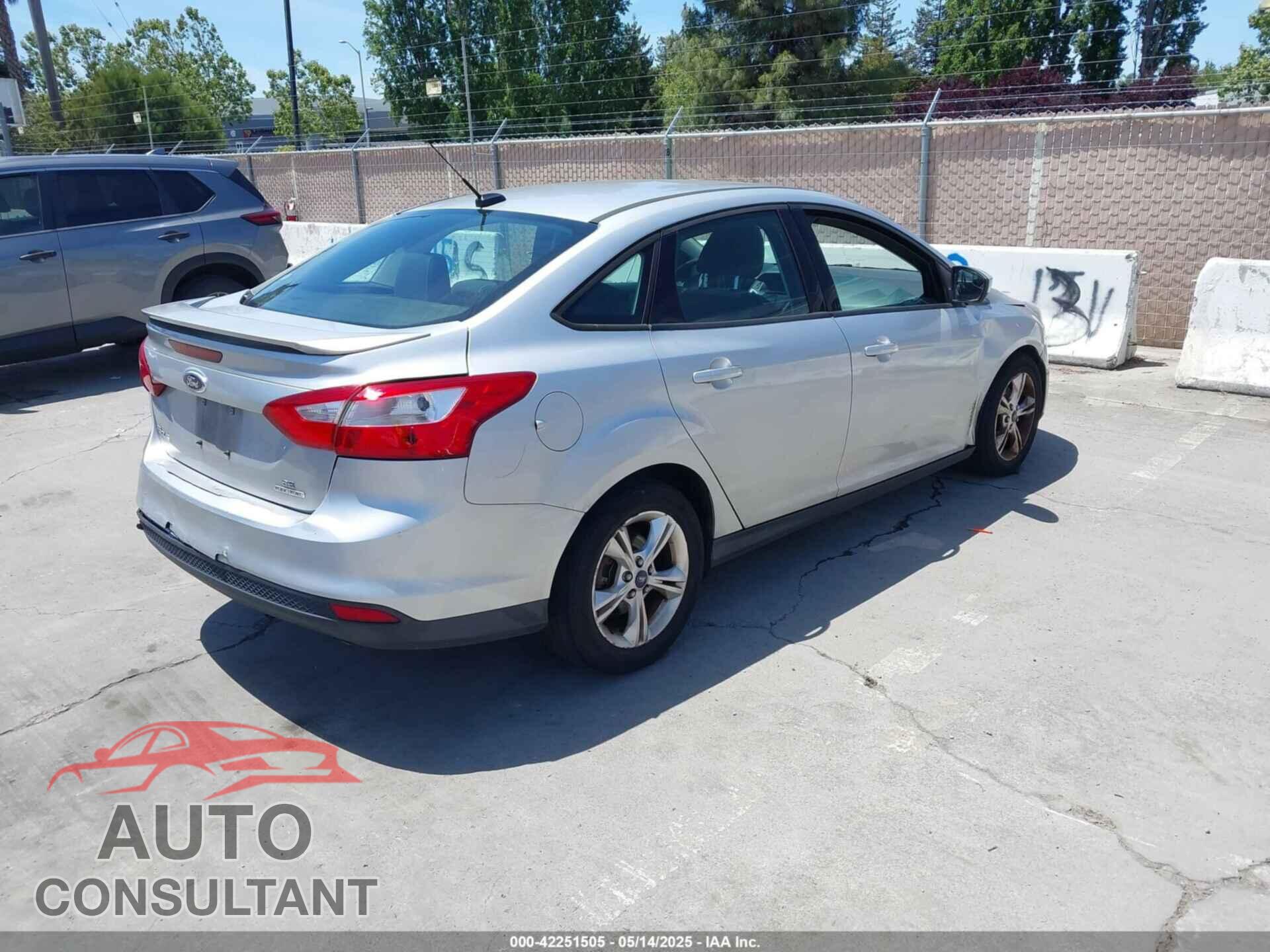 FORD FOCUS 2012 - 1FAHP3F25CL476830