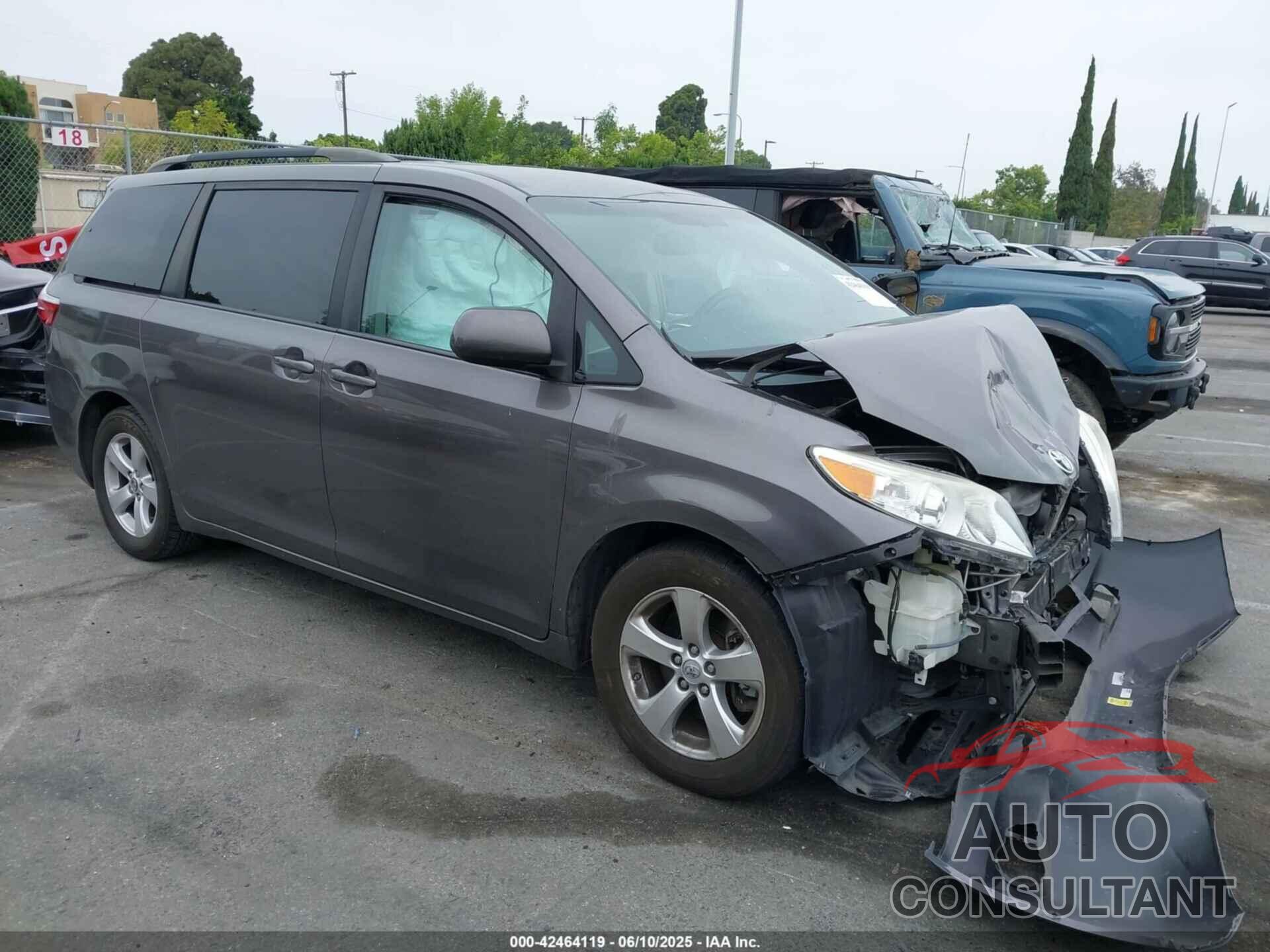 TOYOTA SIENNA 2015 - 5TDKK3DC5FS606862