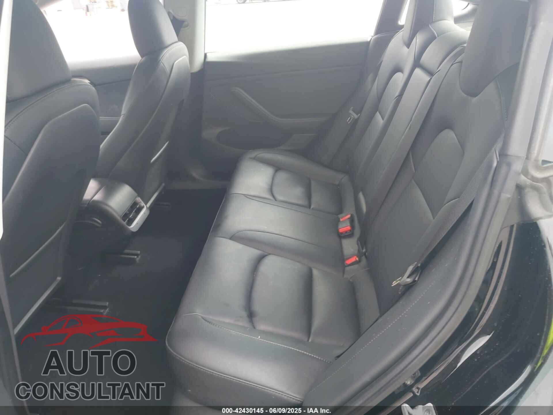 TESLA MODEL 3 2023 - 5YJ3E1EA5PF647737