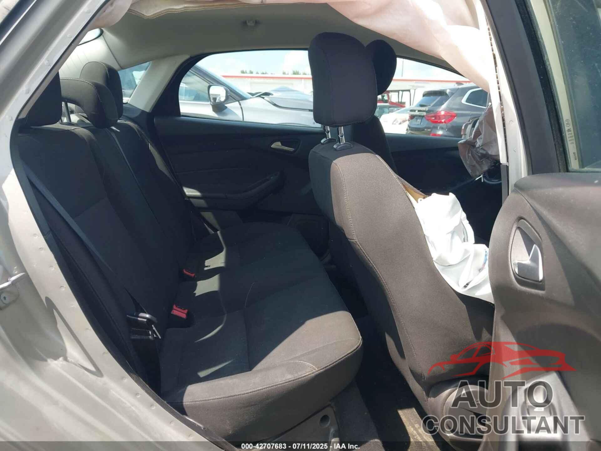 FORD FOCUS 2016 - 1FADP3F23GL203048