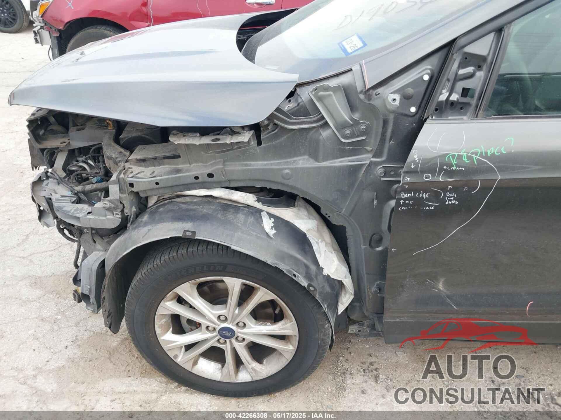 FORD ESCAPE 2018 - 1FMCU0GD3JUD19036