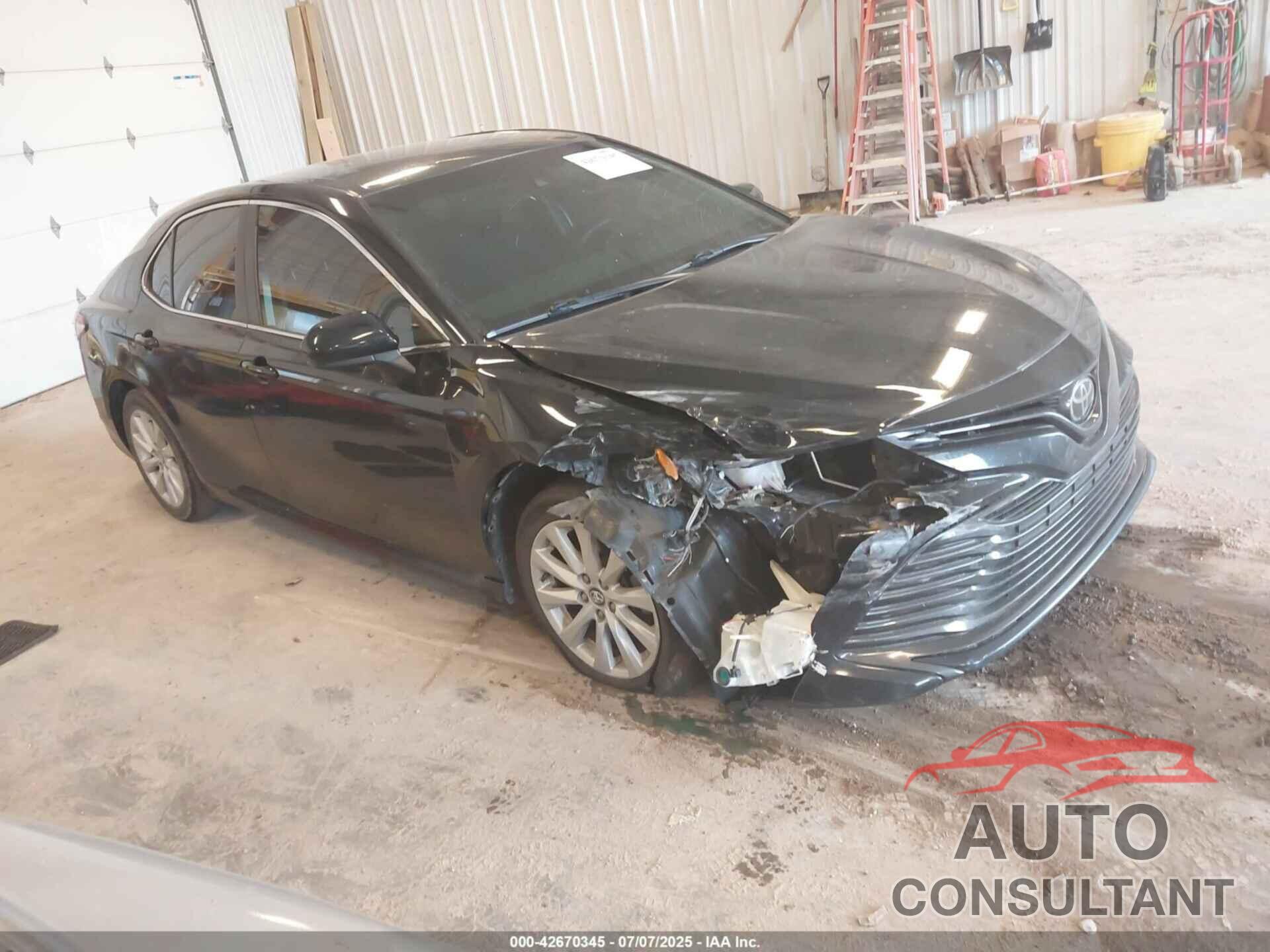 TOYOTA CAMRY 2018 - 4T1B11HK6JU643394