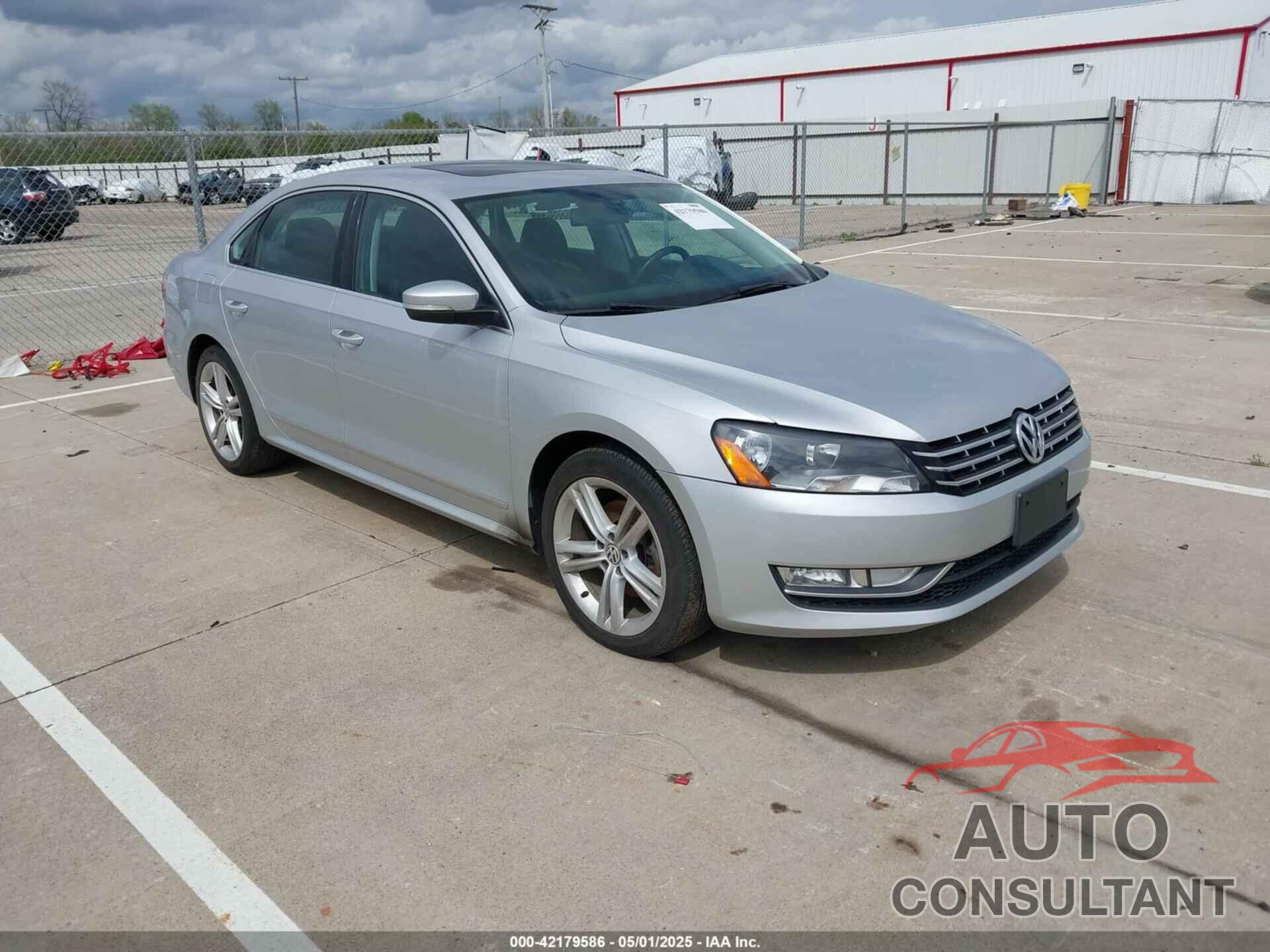 VOLKSWAGEN PASSAT 2013 - 1VWCN7A39DC108523