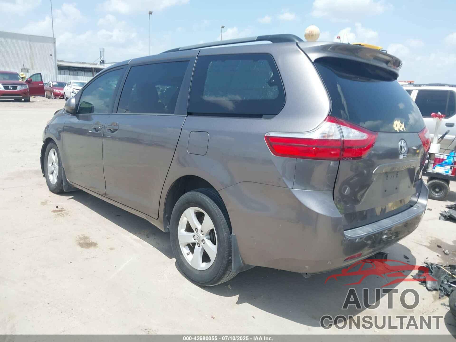 TOYOTA SIENNA 2015 - 5TDKK3DC0FS689388