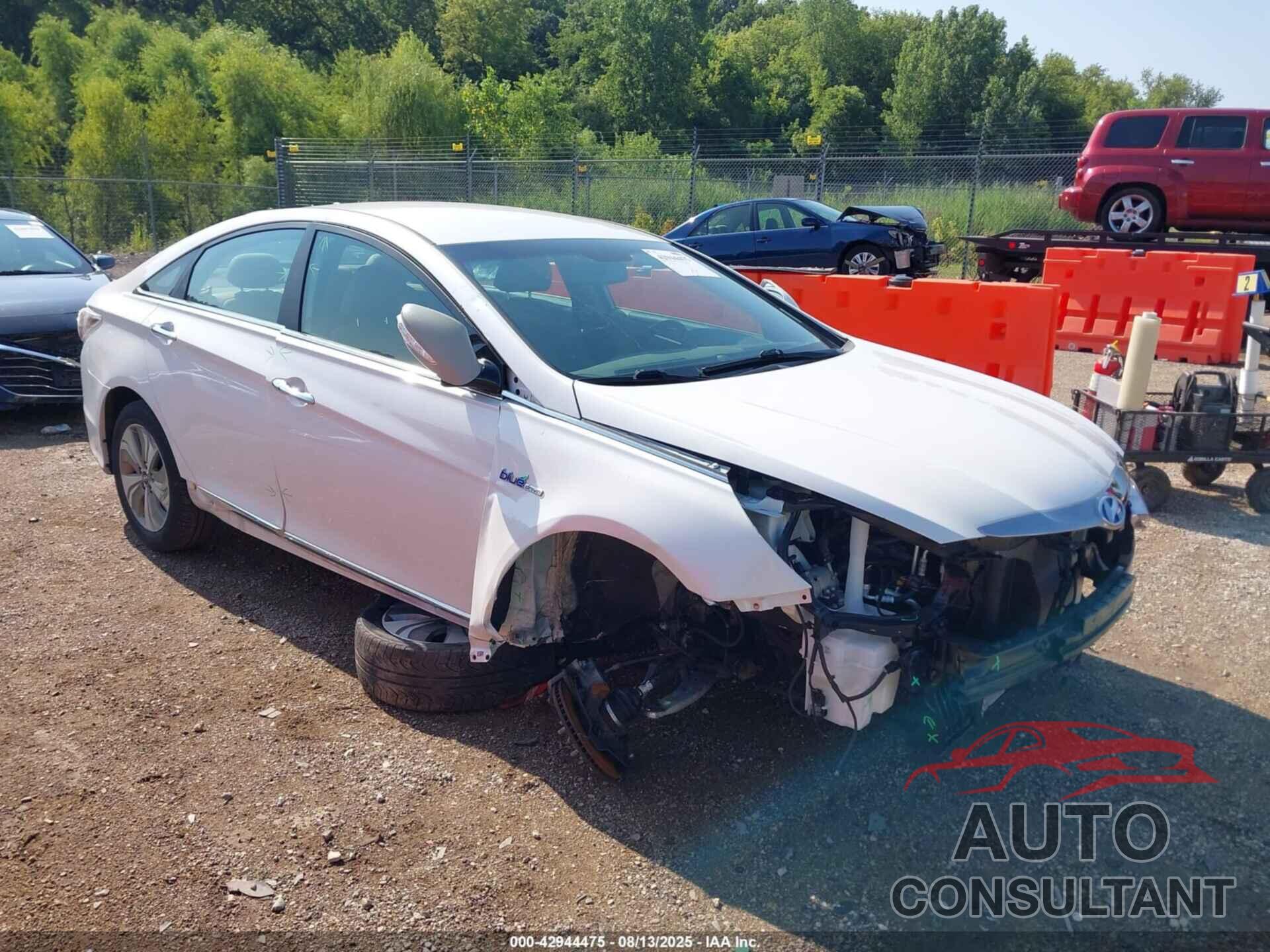 HYUNDAI SONATA HYBRID 2013 - KMHEC4A48DA097059