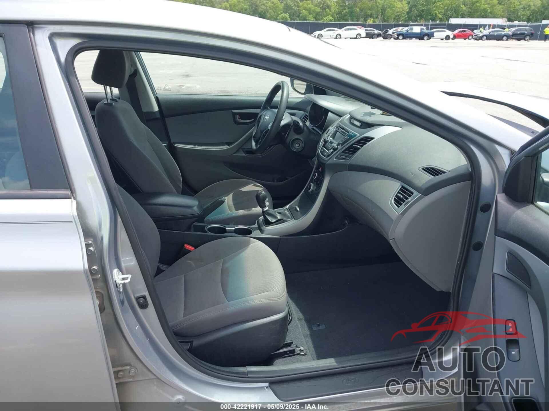 HYUNDAI ELANTRA 2015 - 5NPDH4AE6FH571077