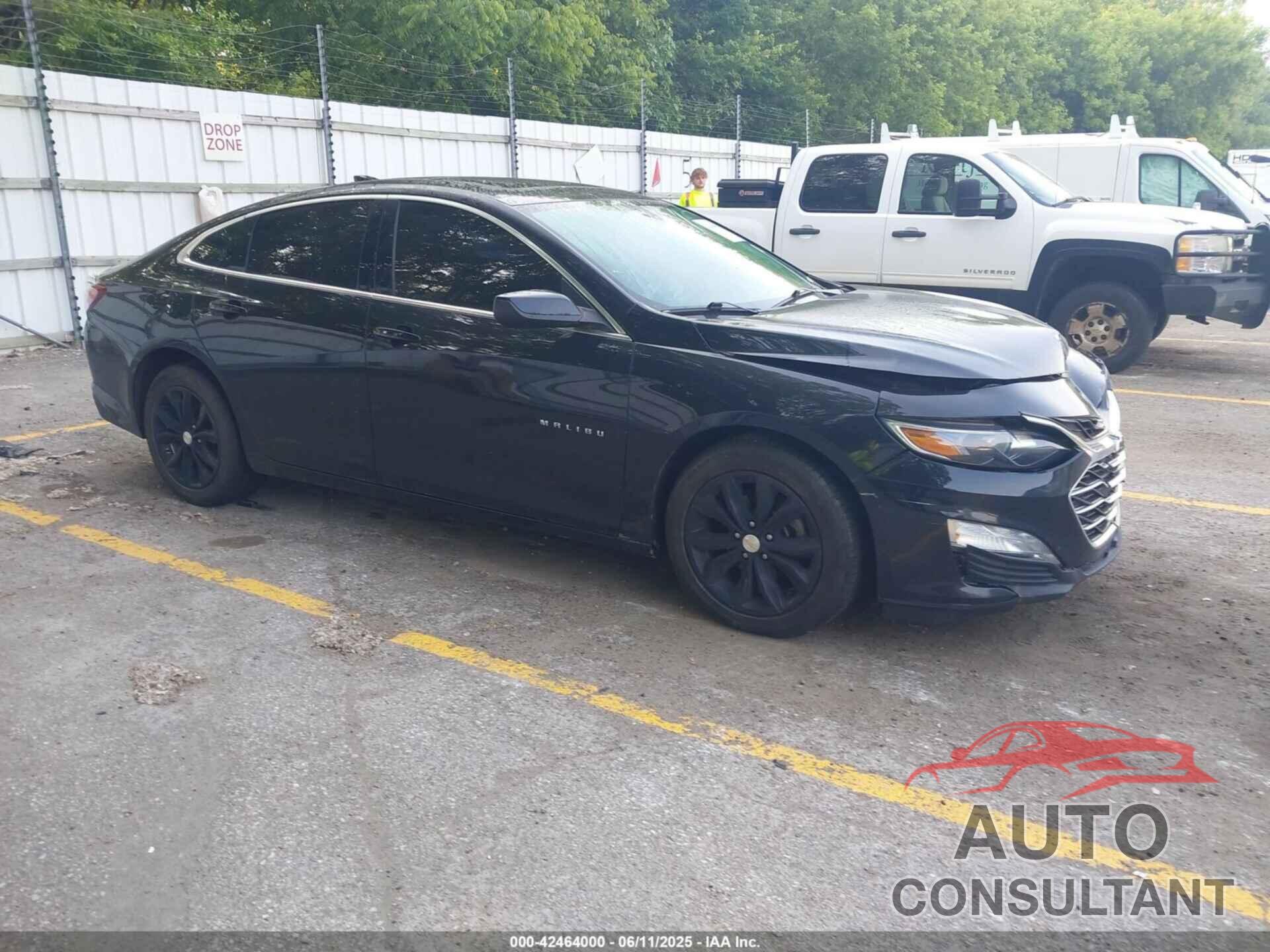 CHEVROLET MALIBU 2019 - 1G1ZD5ST7KF109029