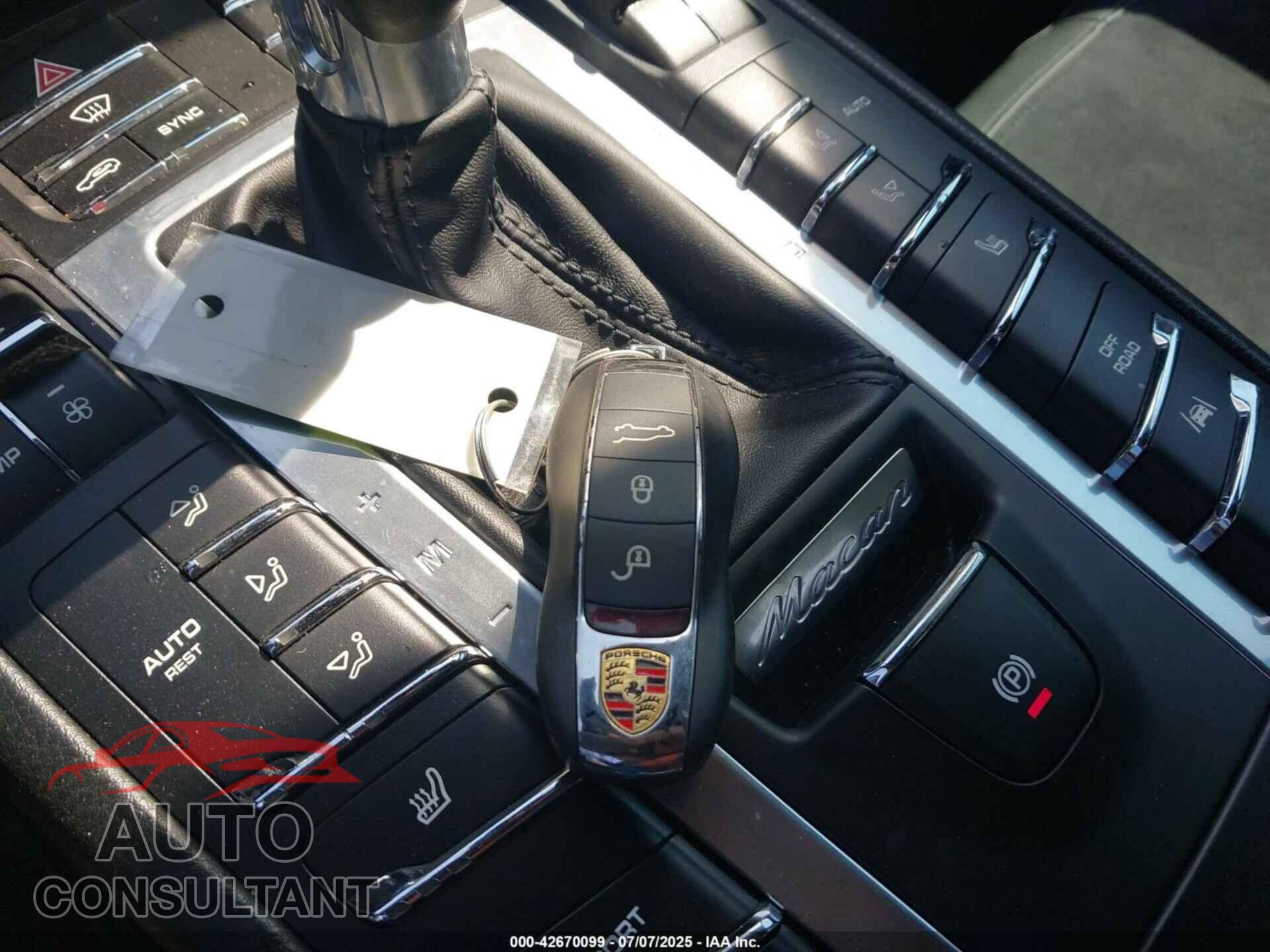 PORSCHE MACAN 2017 - WP1AA2A52HLB04764