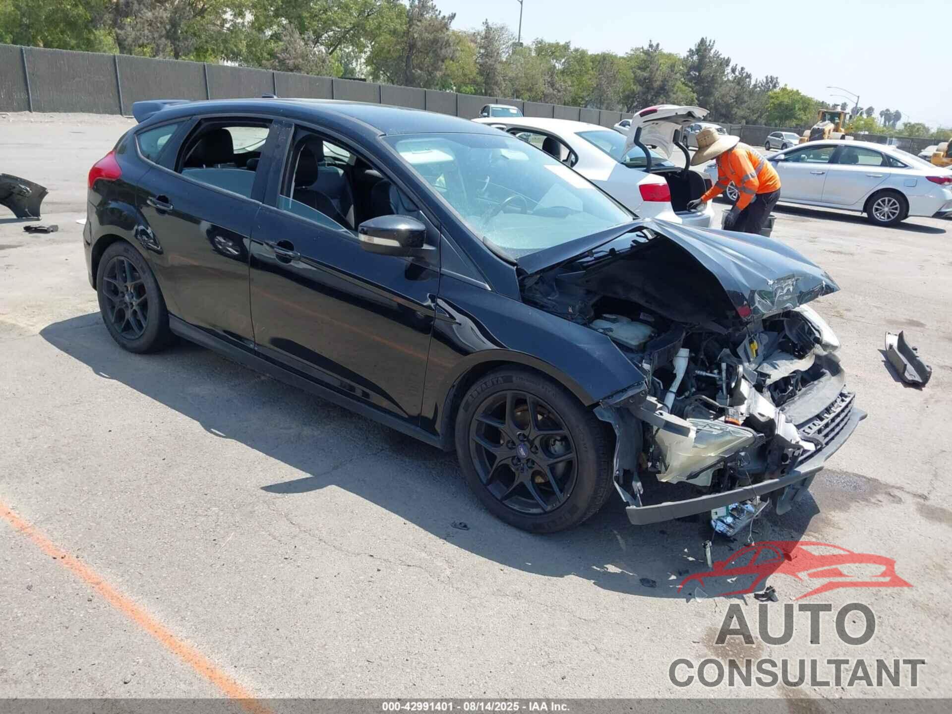 FORD FOCUS 2016 - 1FADP3K27GL311369