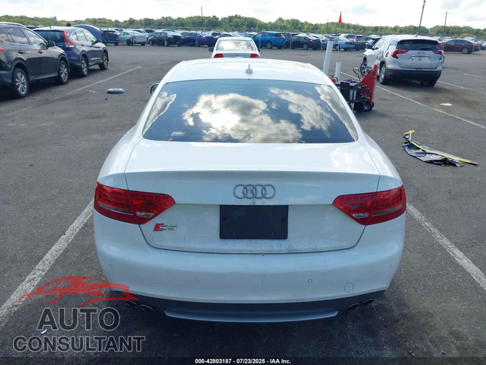 AUDI S5 2011 - WAUCVAFR2BA003356