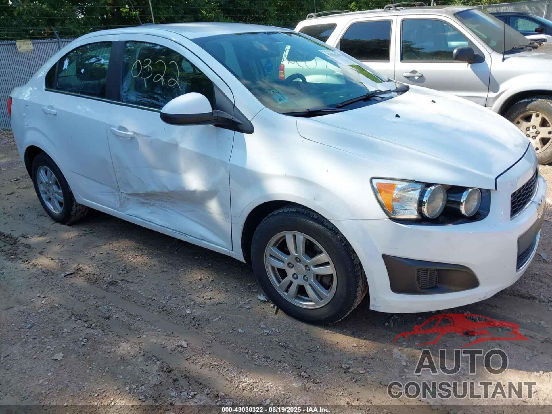 CHEVROLET SONIC 2015 - 1G1JC5SH2F4167238