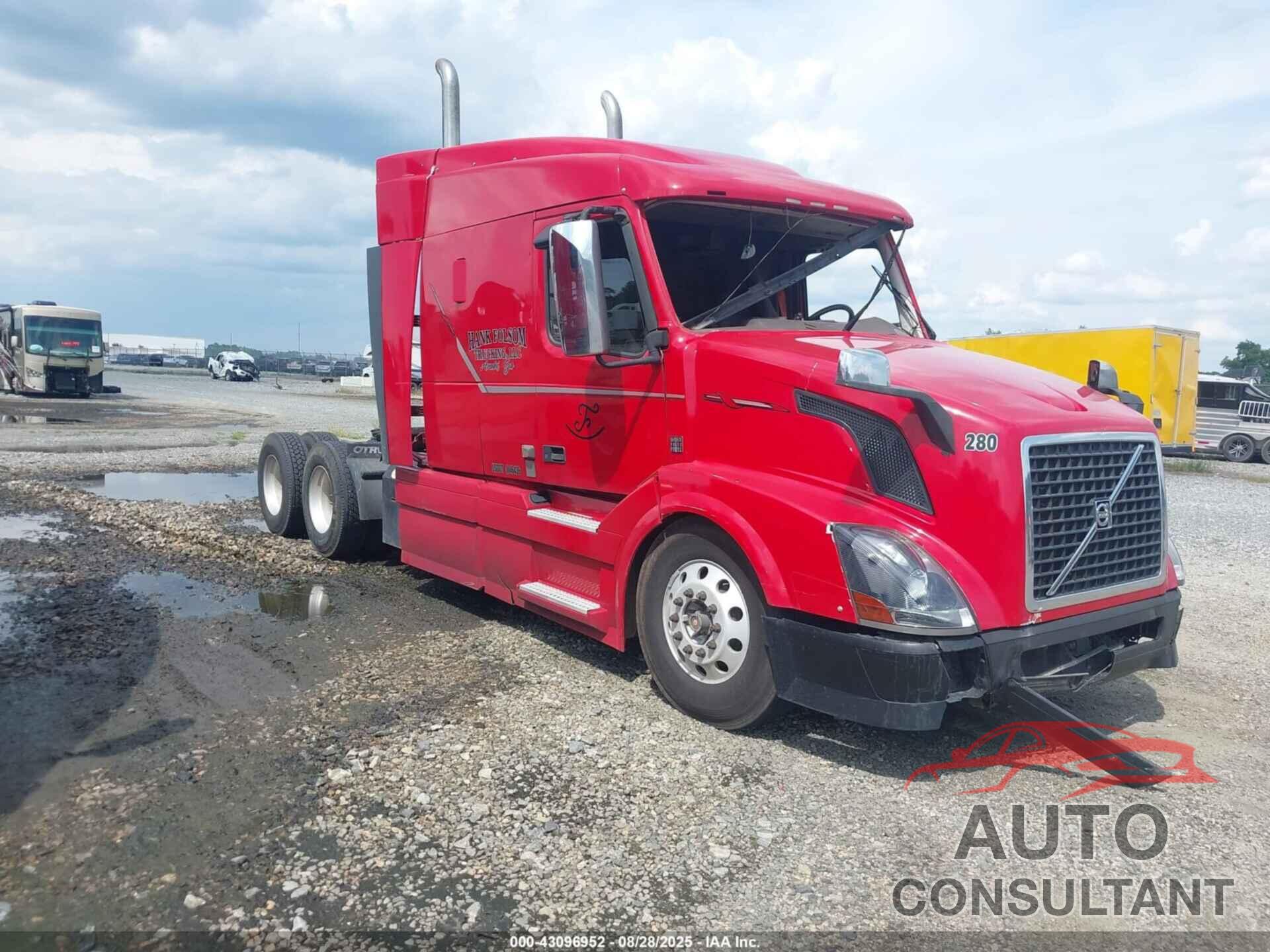 VOLVO VN 2015 - 4V4NC9EHXFN912280