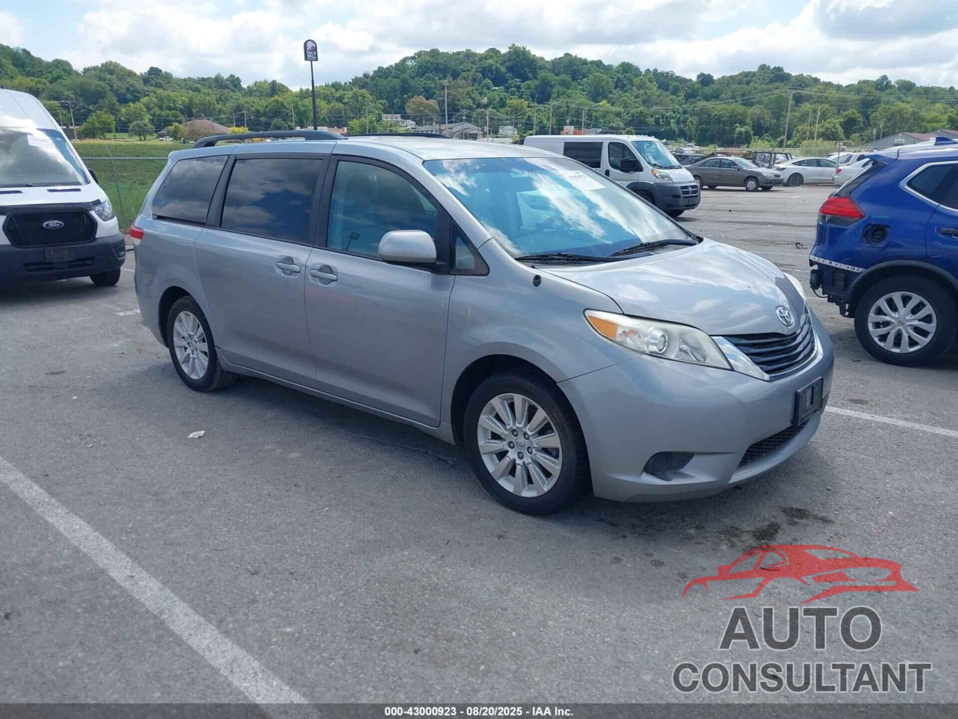 TOYOTA SIENNA 2013 - 5TDJK3DC5DS054207