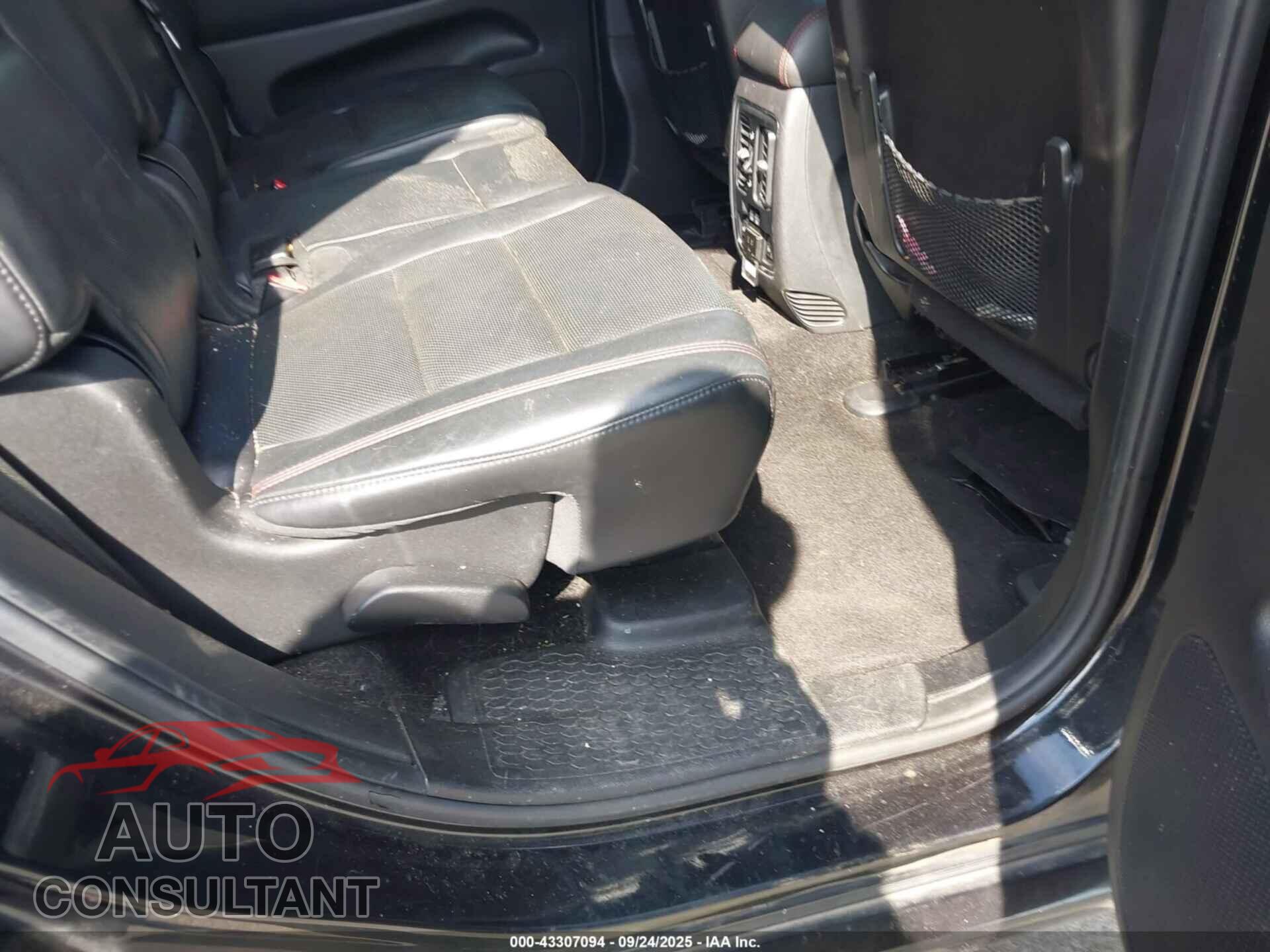 DODGE DURANGO 2015 - 1C4SDJCT9FC688533