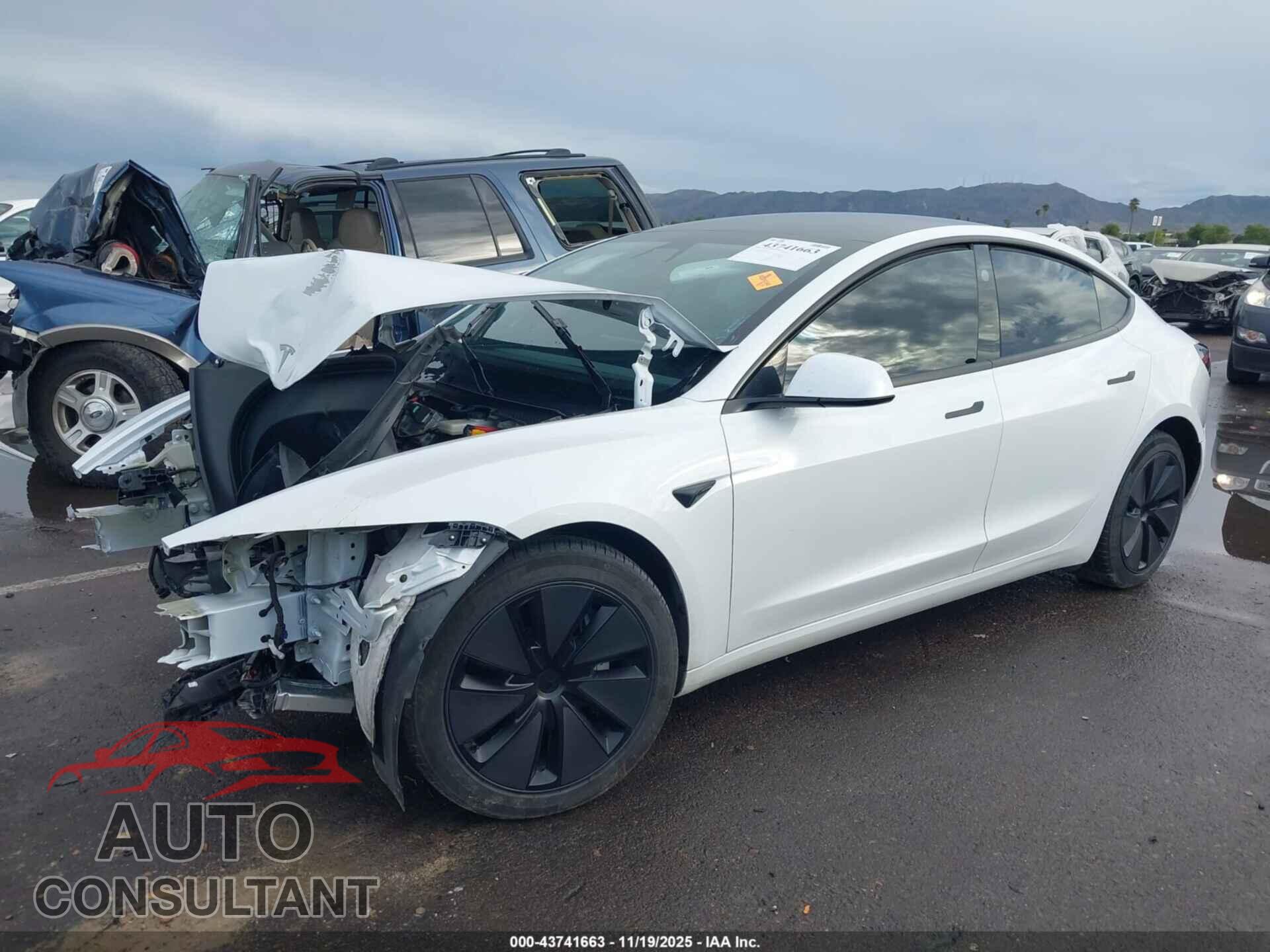 TESLA MODEL 3 2024 - 5YJ3E1EA5RF830803