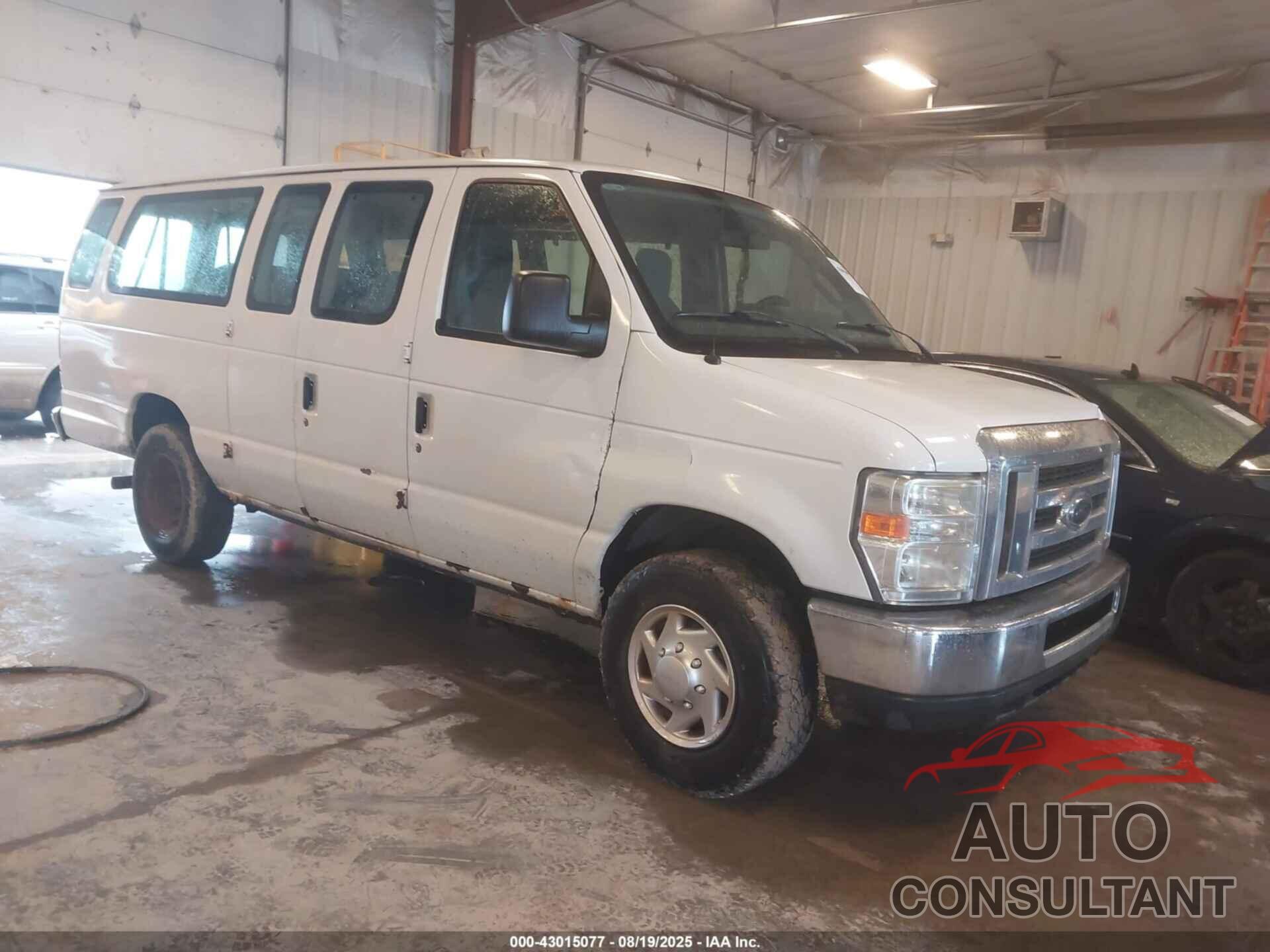 FORD E-350 SUPER DUTY 2011 - 1FBSS3BL1BDA69811