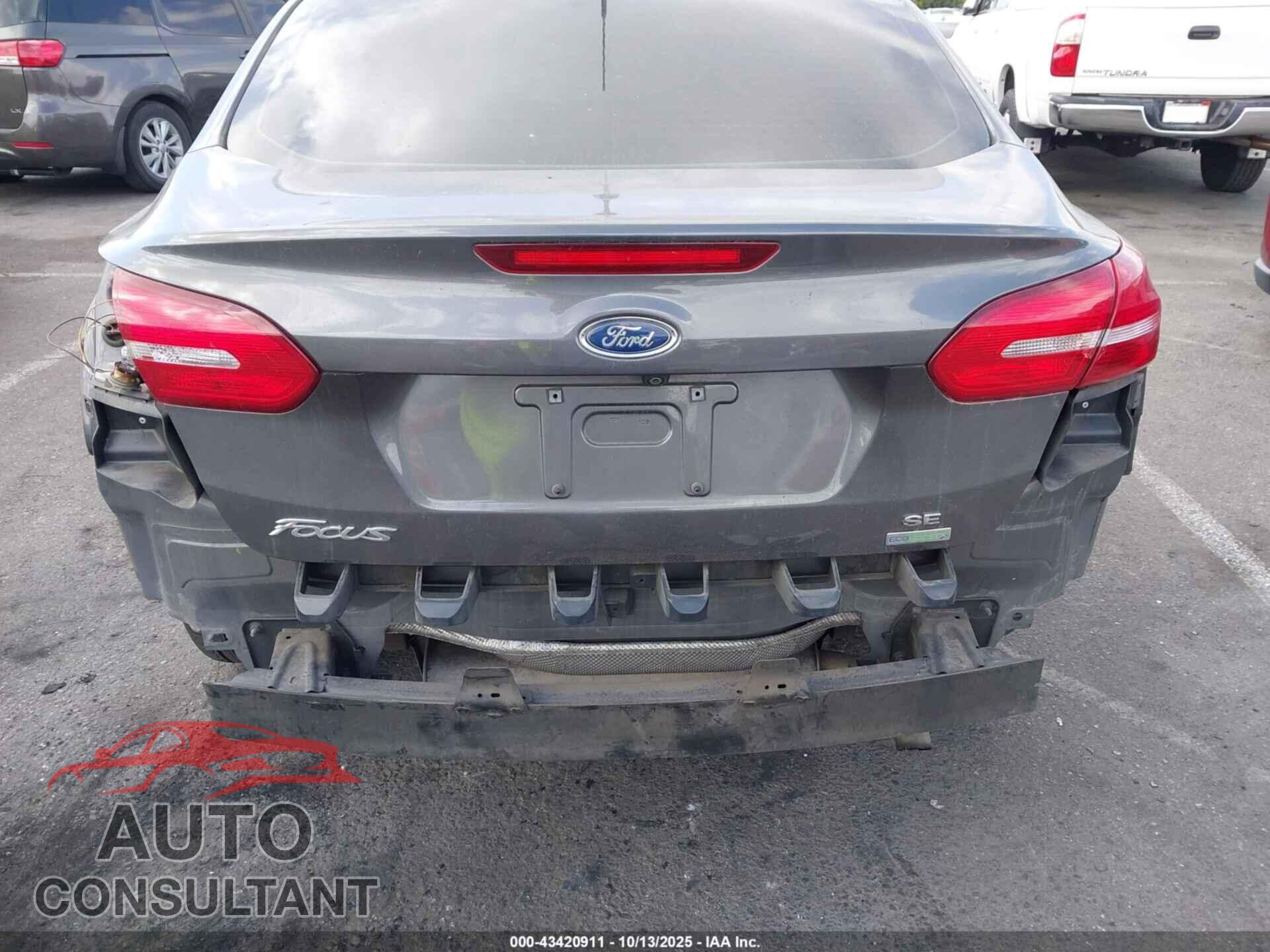 FORD FOCUS 2018 - 1FADP3FEXJL205607