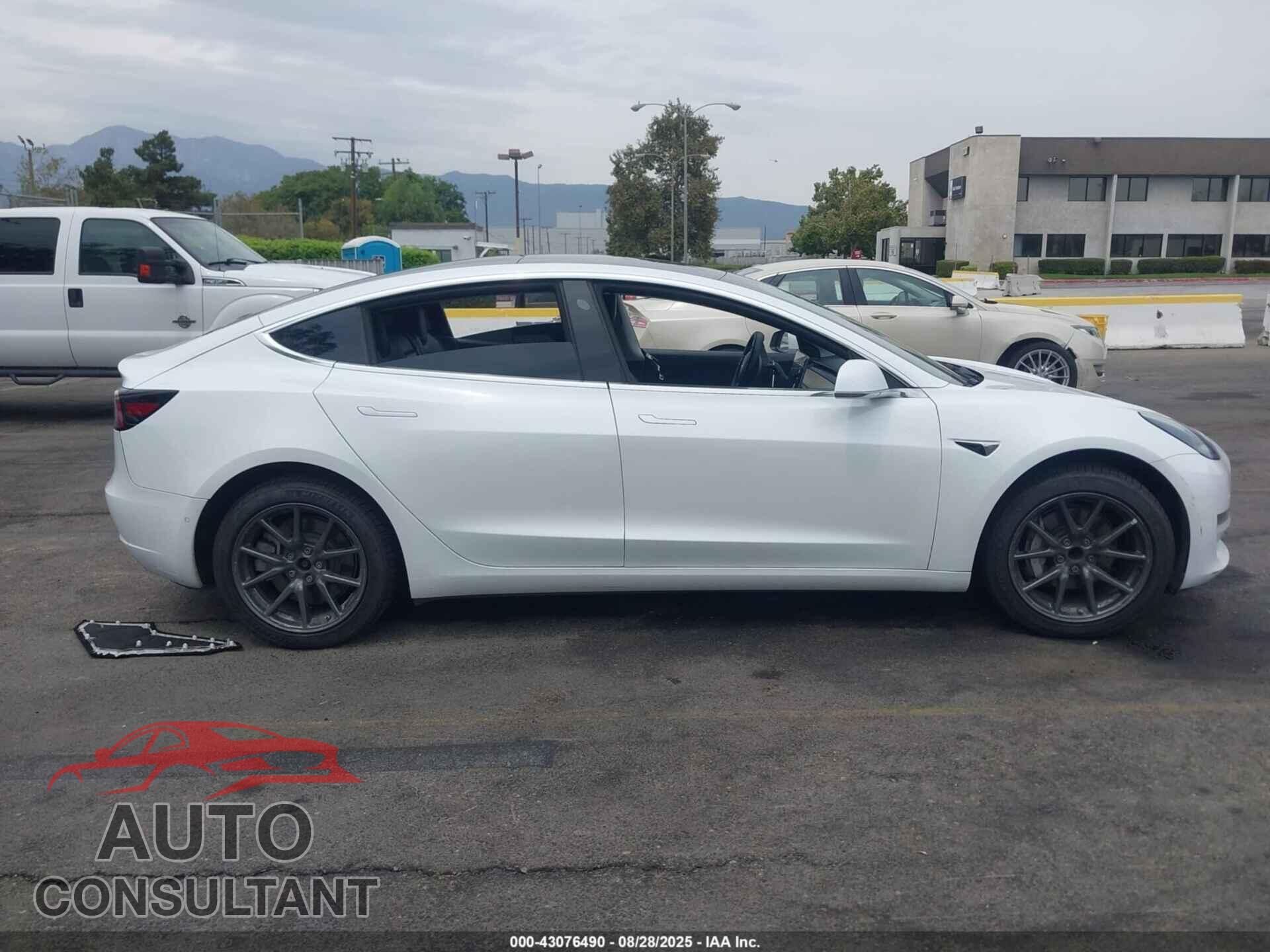 TESLA MODEL 3 2019 - 5YJ3E1EA2KF427352