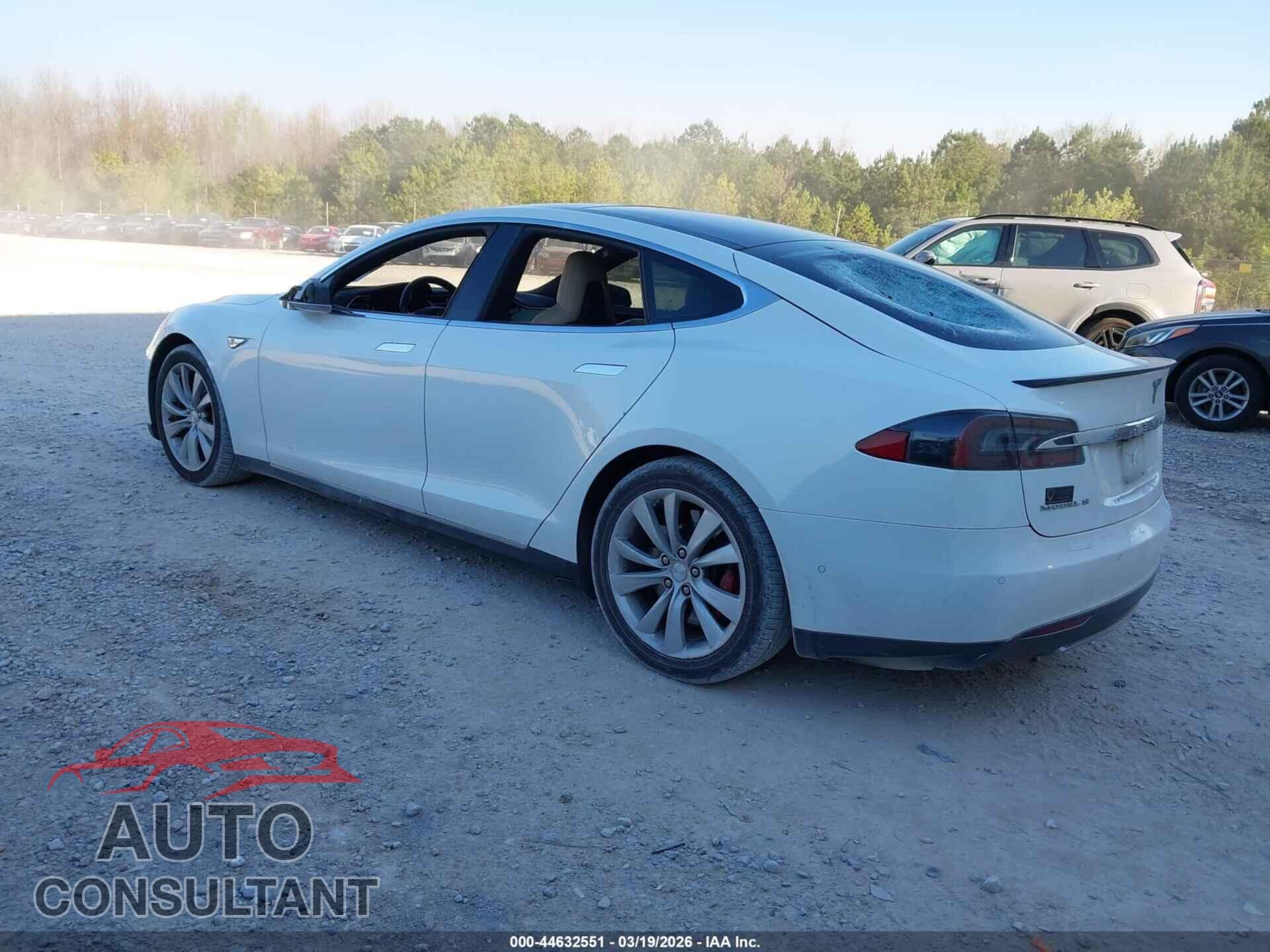 TESLA MODEL S 2015 - 5YJSA1E48FF116371