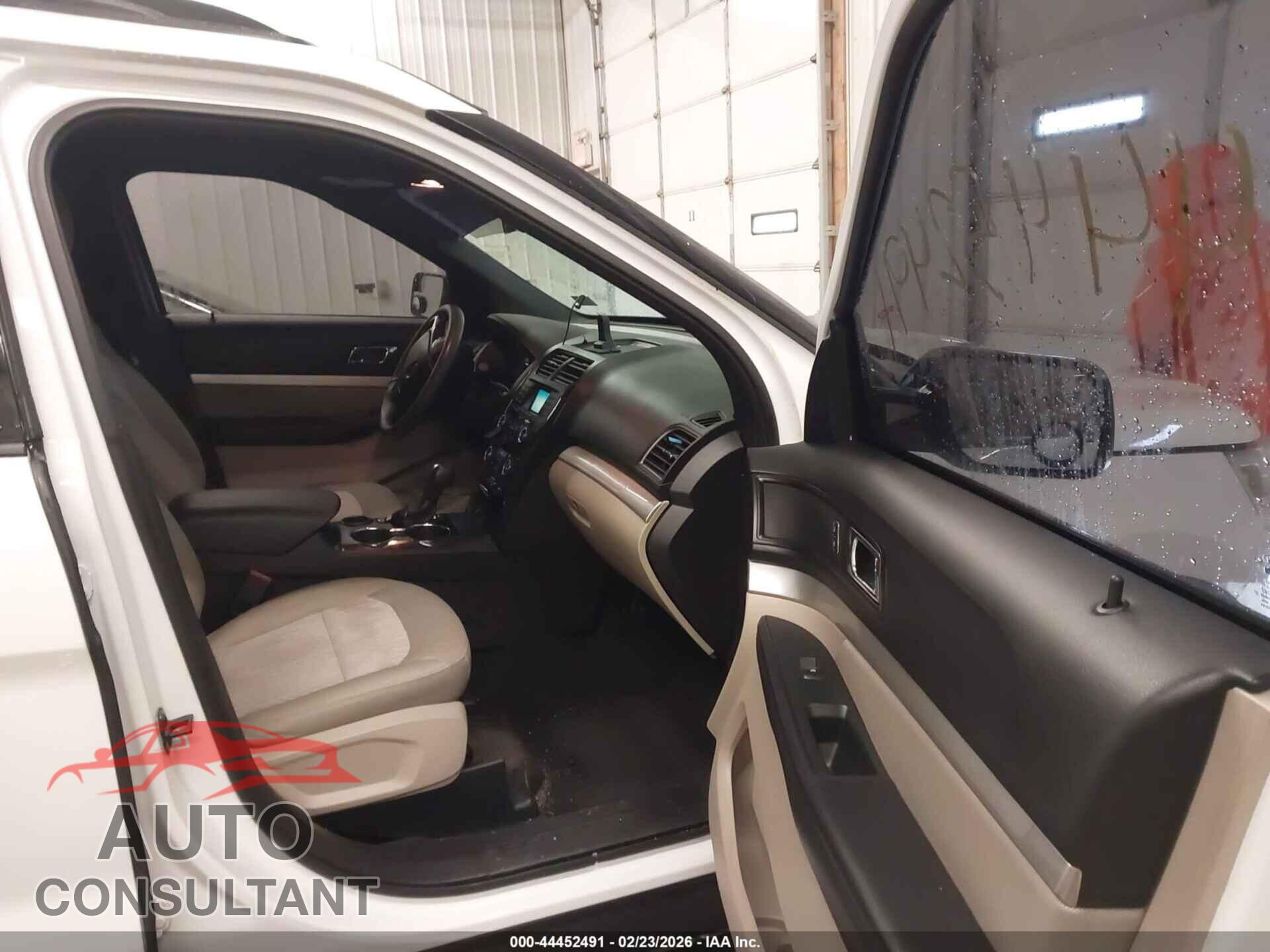 FORD EXPLORER 2018 - 1FM5K7B8XJGB60001
