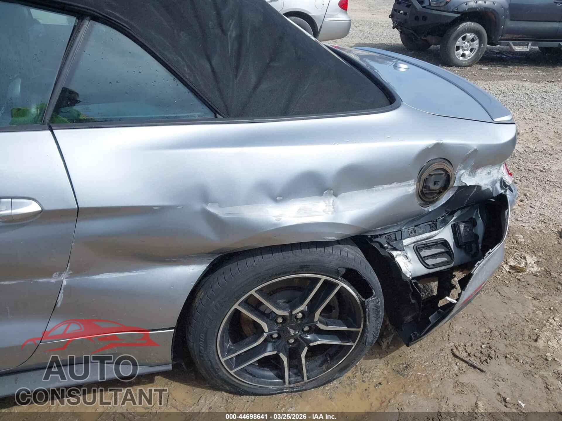 FORD MUSTANG 2021 - 1FATP8UH3M5106111