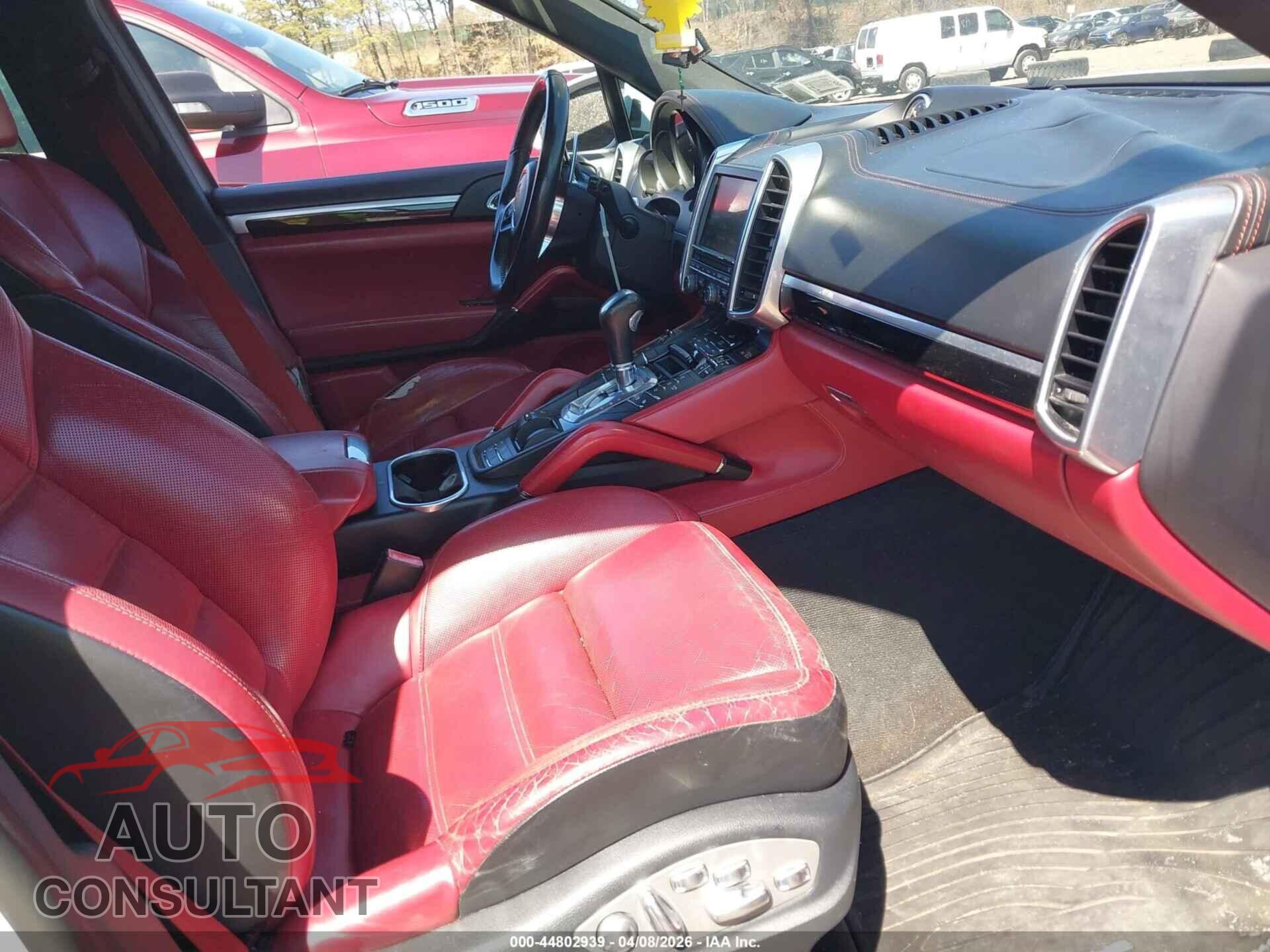 PORSCHE CAYENNE 2016 - WP1AA2A22GLA08976