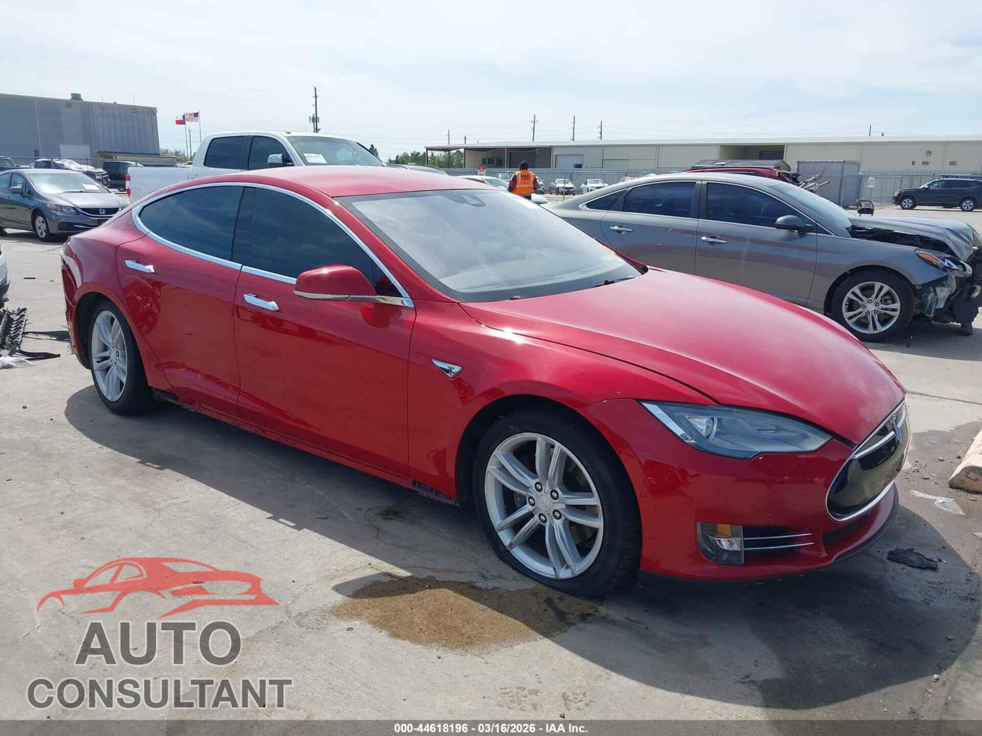 TESLA MODEL S 2015 - 5YJSA1S27FF087514