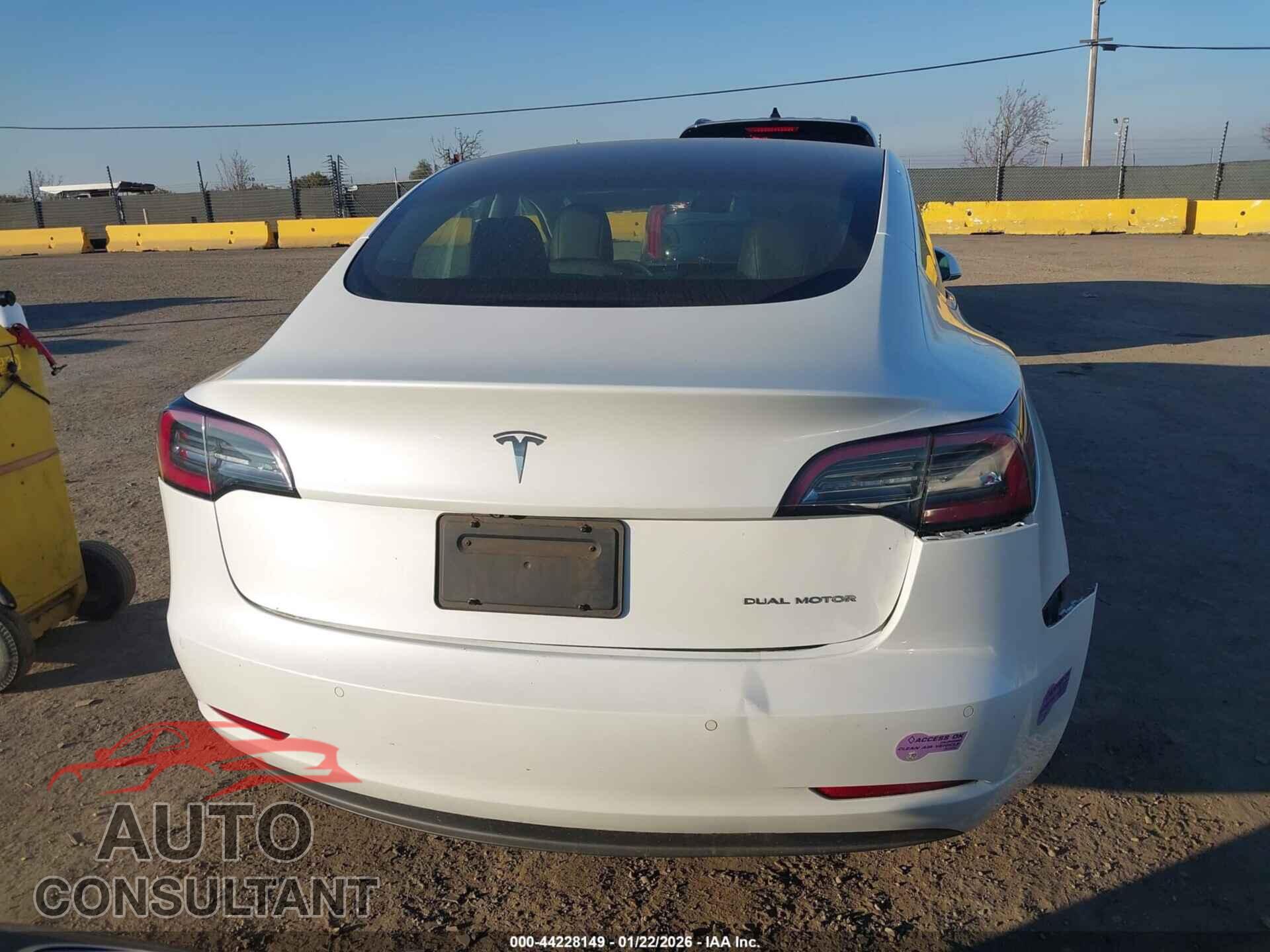 TESLA MODEL 3 2019 - 5YJ3E1EB2KF511356