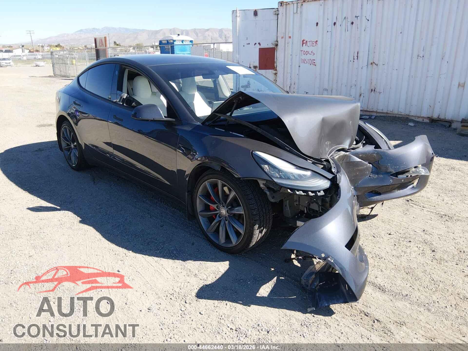 TESLA MODEL 3 2018 - 5YJ3E1EB9JF079279